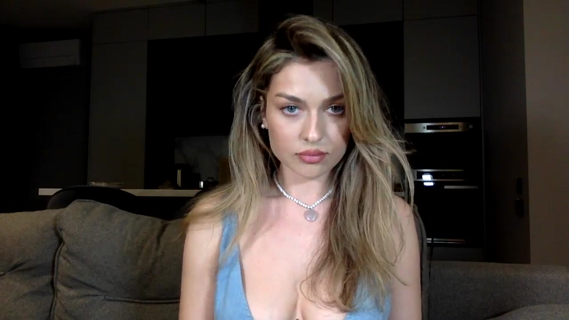 Gallery image thumbnail from SindiMoon's myfreecams stream on, 04/14/2024, 21:41 image 7 of 20