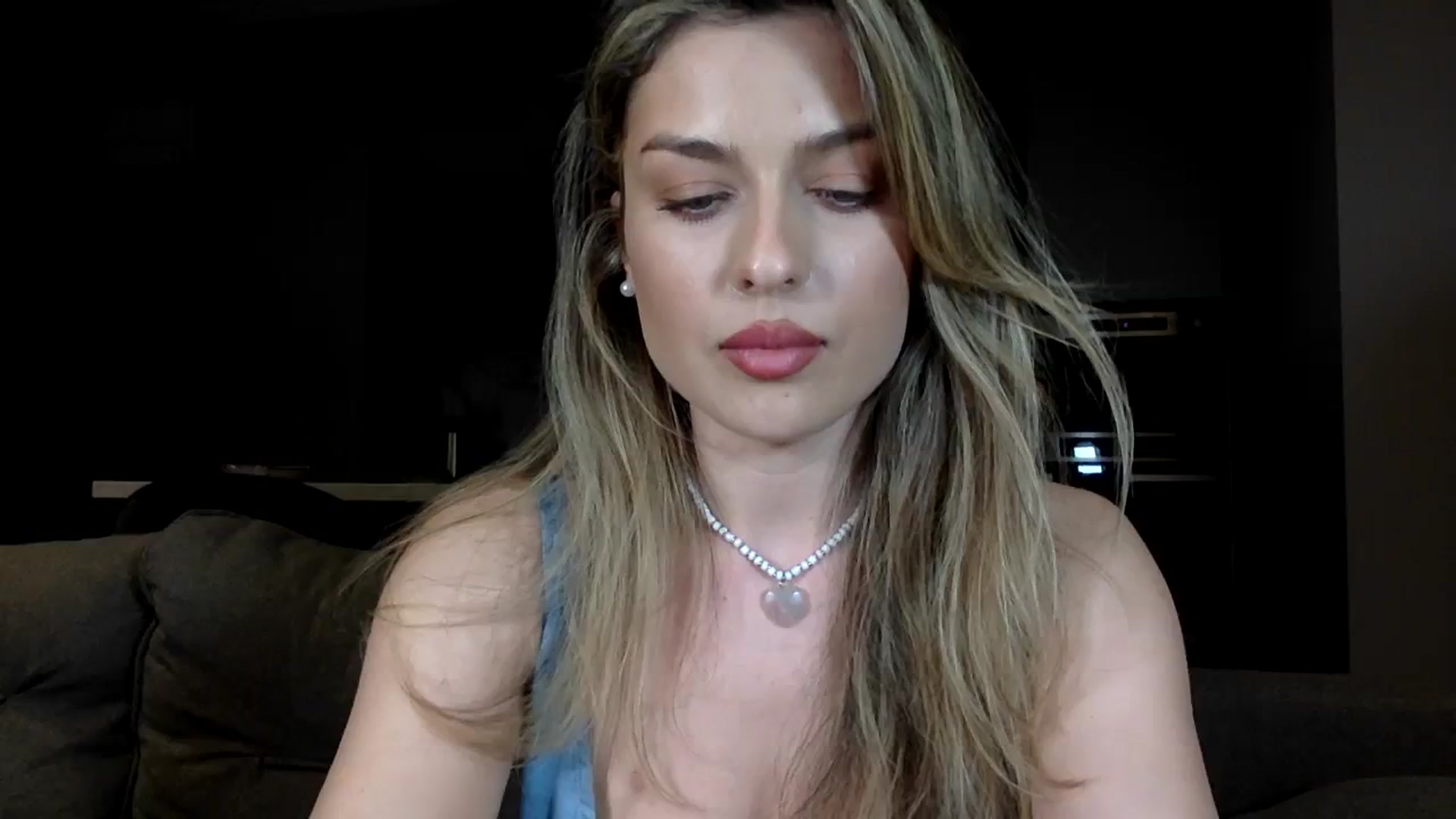 Gallery image thumbnail from SindiMoon's myfreecams stream on, 04/14/2024, 21:41 image 8 of 20
