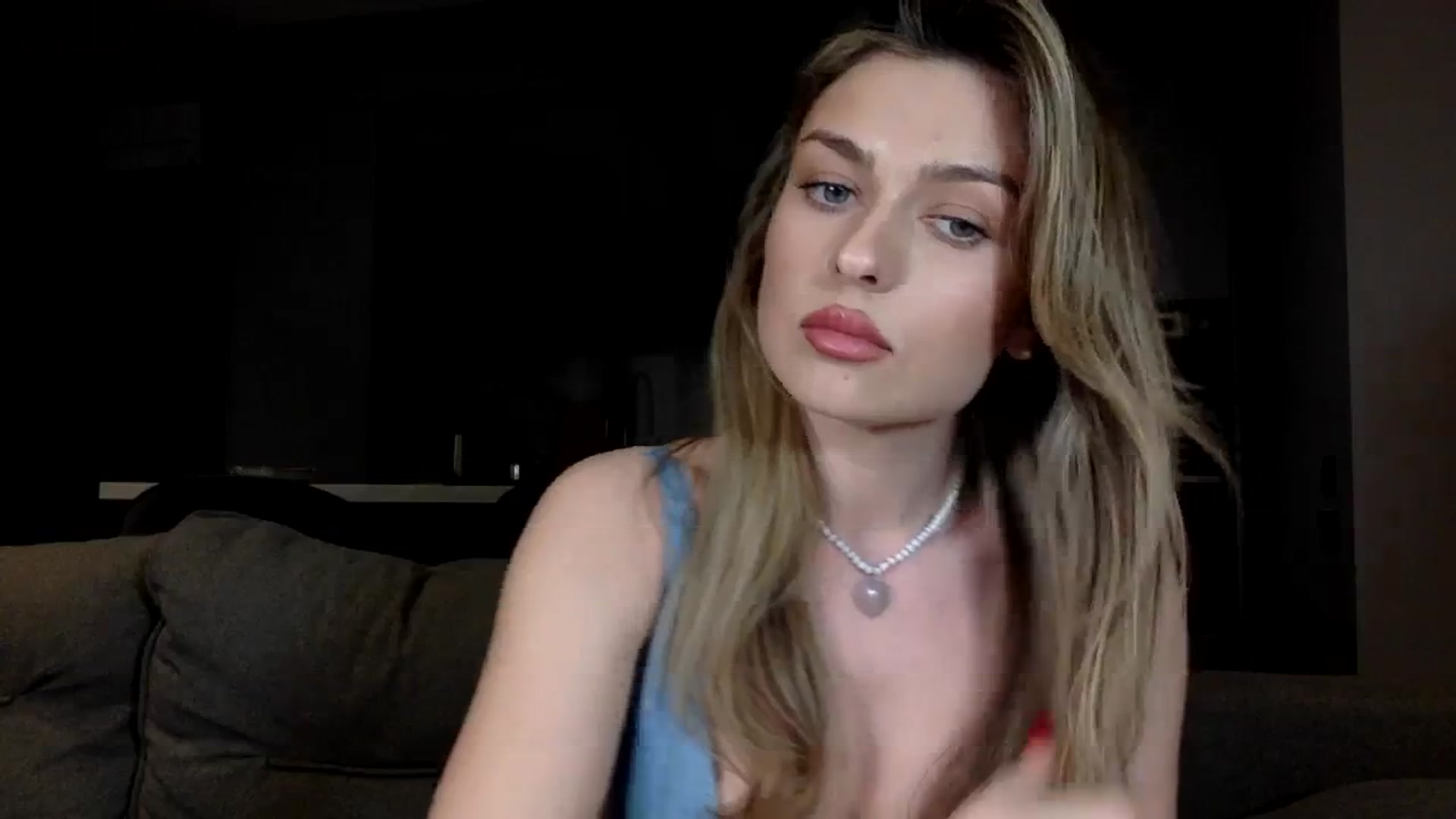 Gallery image thumbnail from SindiMoon's myfreecams stream on, 04/14/2024, 21:41 image 6 of 20