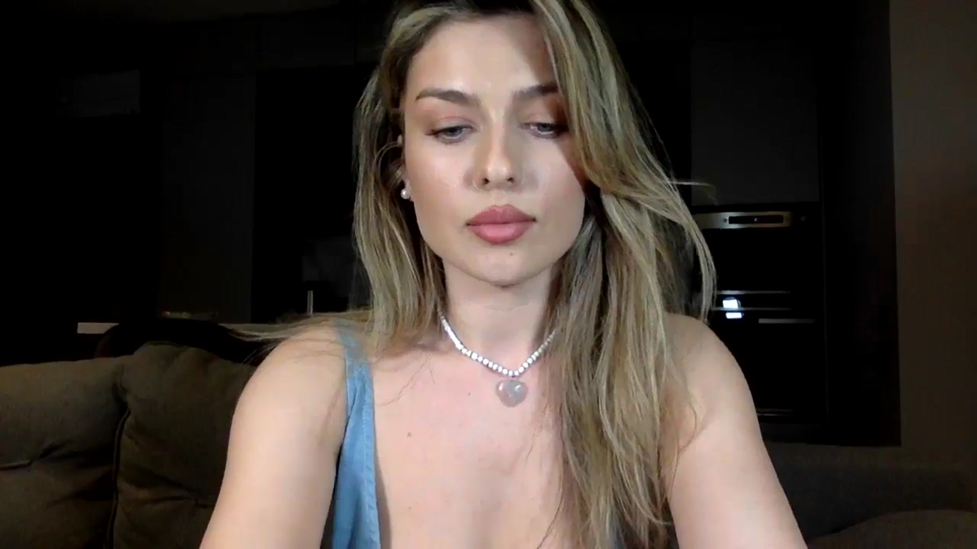 Gallery image thumbnail from SindiMoon's myfreecams stream on, 04/14/2024, 21:41 image 12 of 20