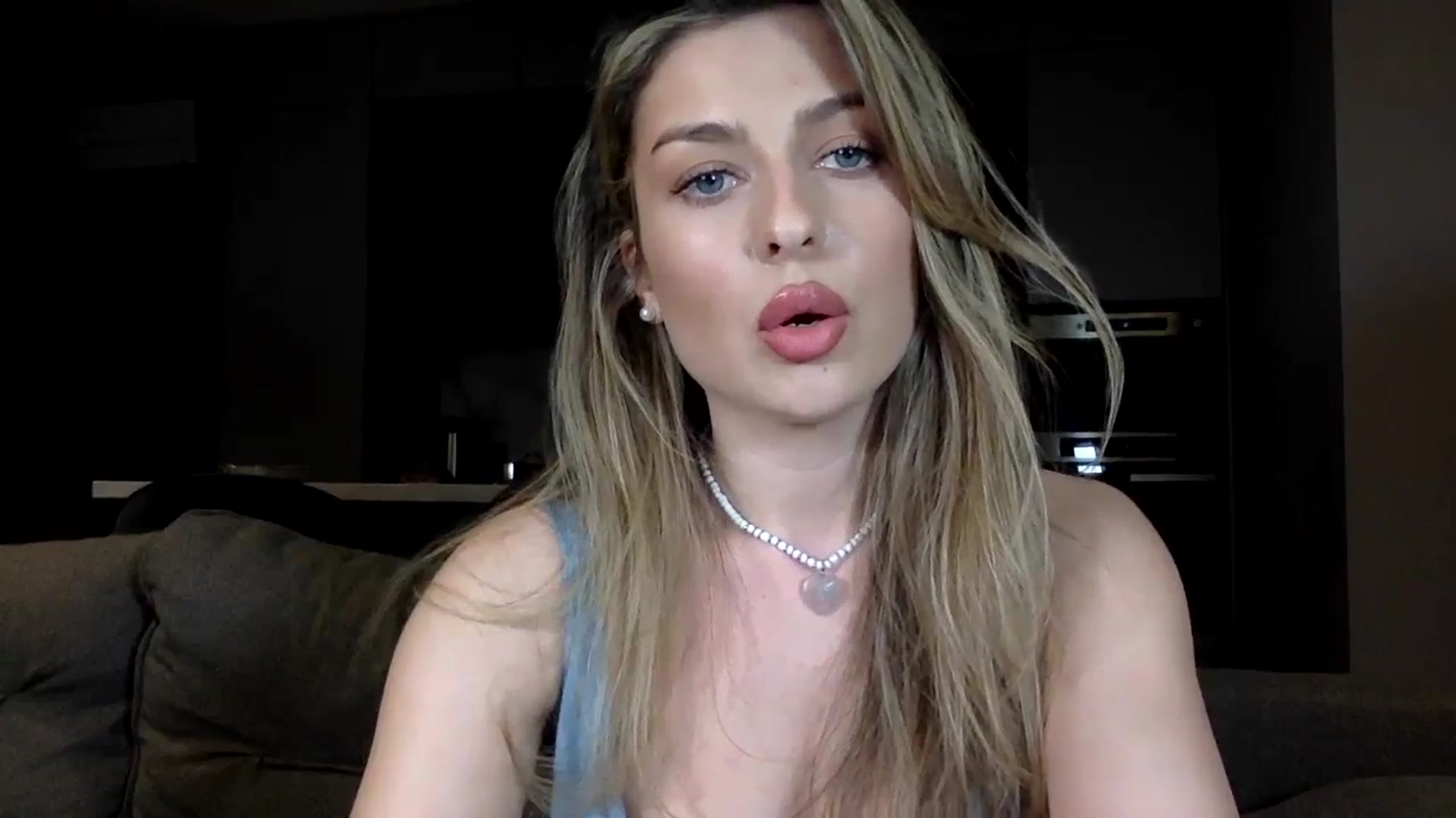 Gallery image thumbnail from SindiMoon's myfreecams stream on, 04/14/2024, 21:41 image 9 of 20