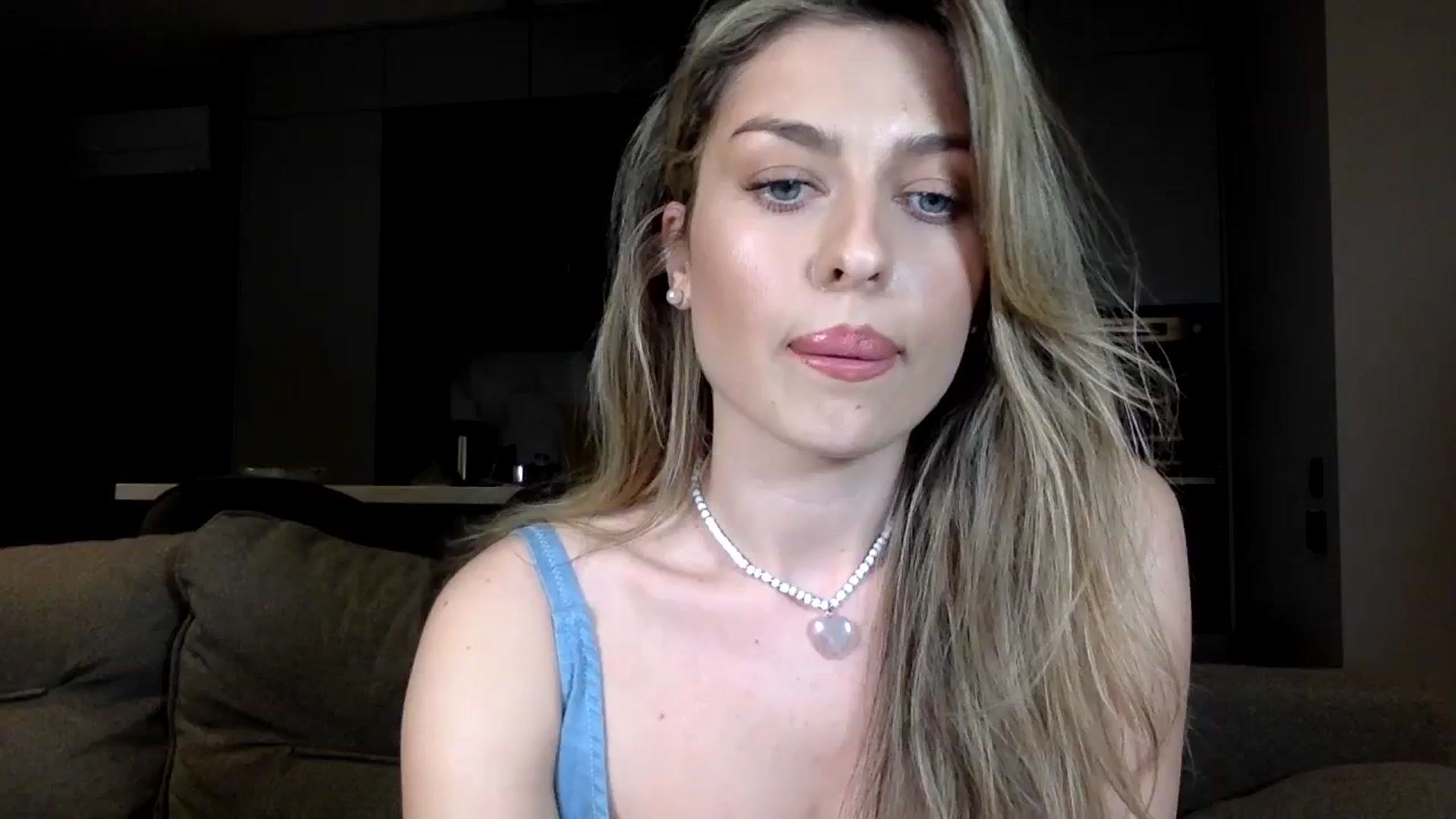 Gallery image thumbnail from SindiMoon's myfreecams stream on, 04/14/2024, 21:41 image 11 of 20