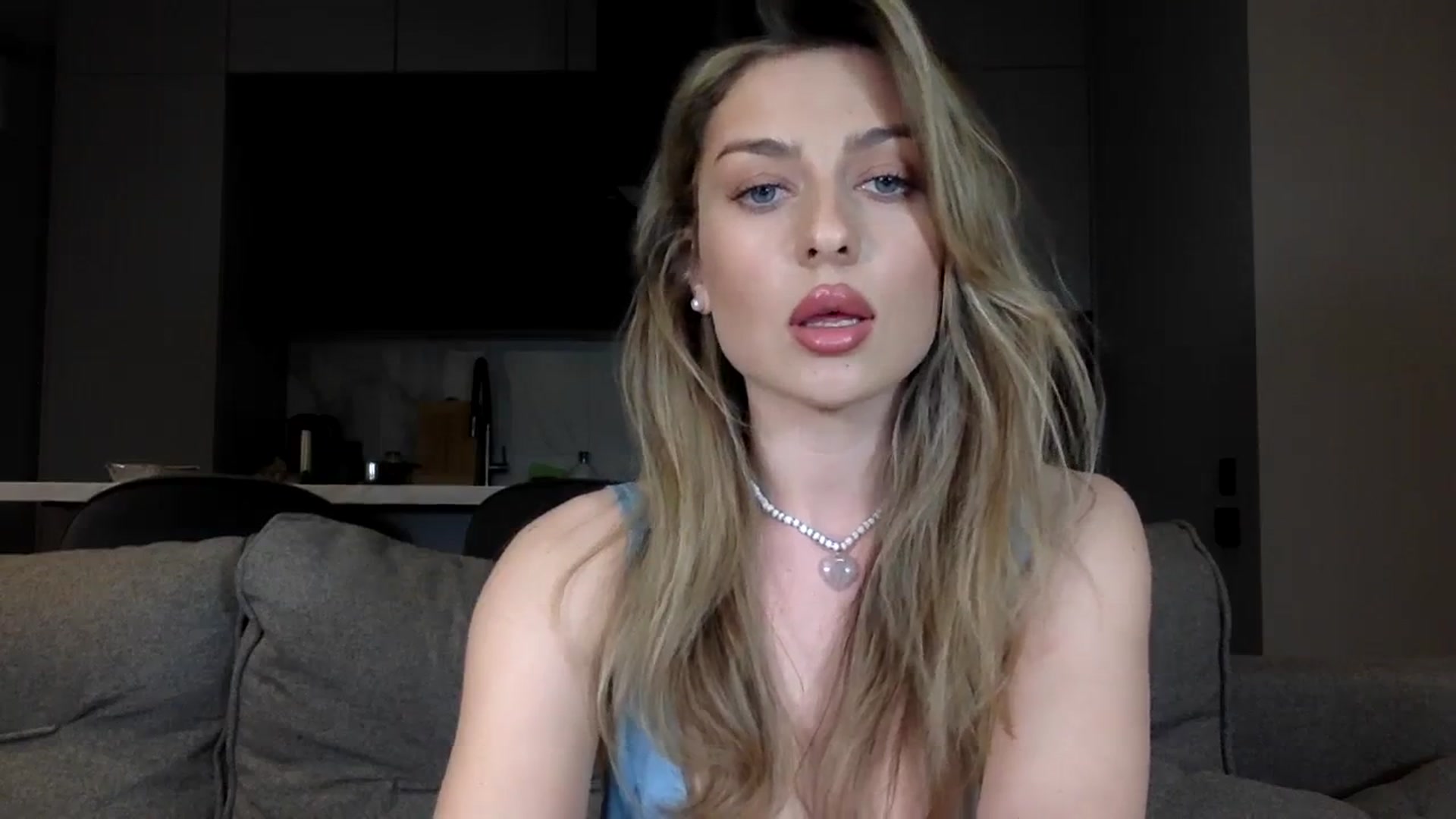 Gallery image thumbnail from SindiMoon's myfreecams stream on, 04/14/2024, 21:41 image 2 of 20