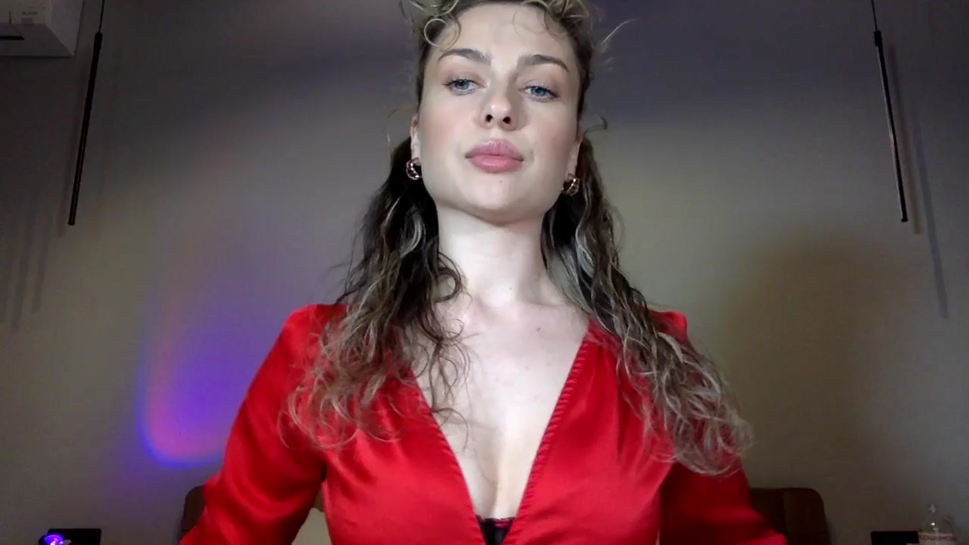 Gallery image thumbnail from SindiMoon's myfreecams stream on, 04/27/2024, 19:40 image 18 of 20