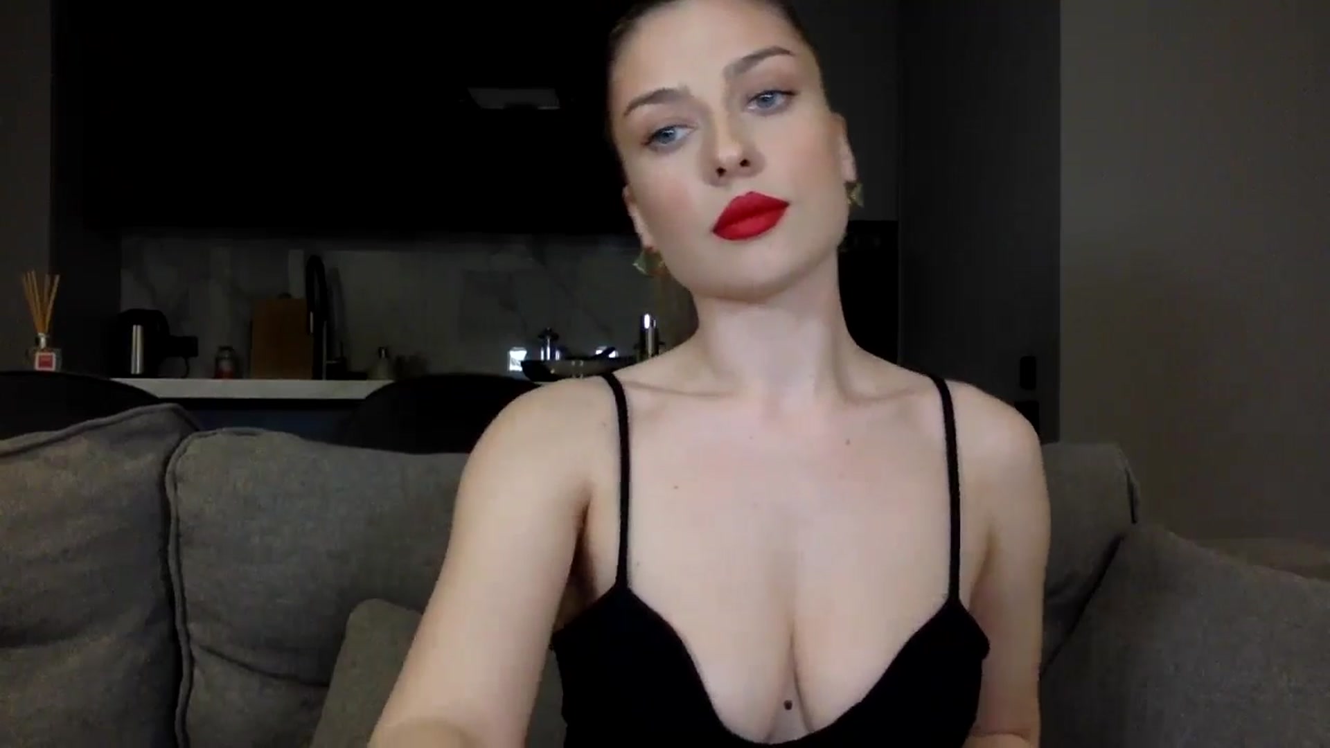 Gallery image thumbnail from SindiMoon's myfreecams stream on, 05/02/2024, 19:43 image 10 of 20