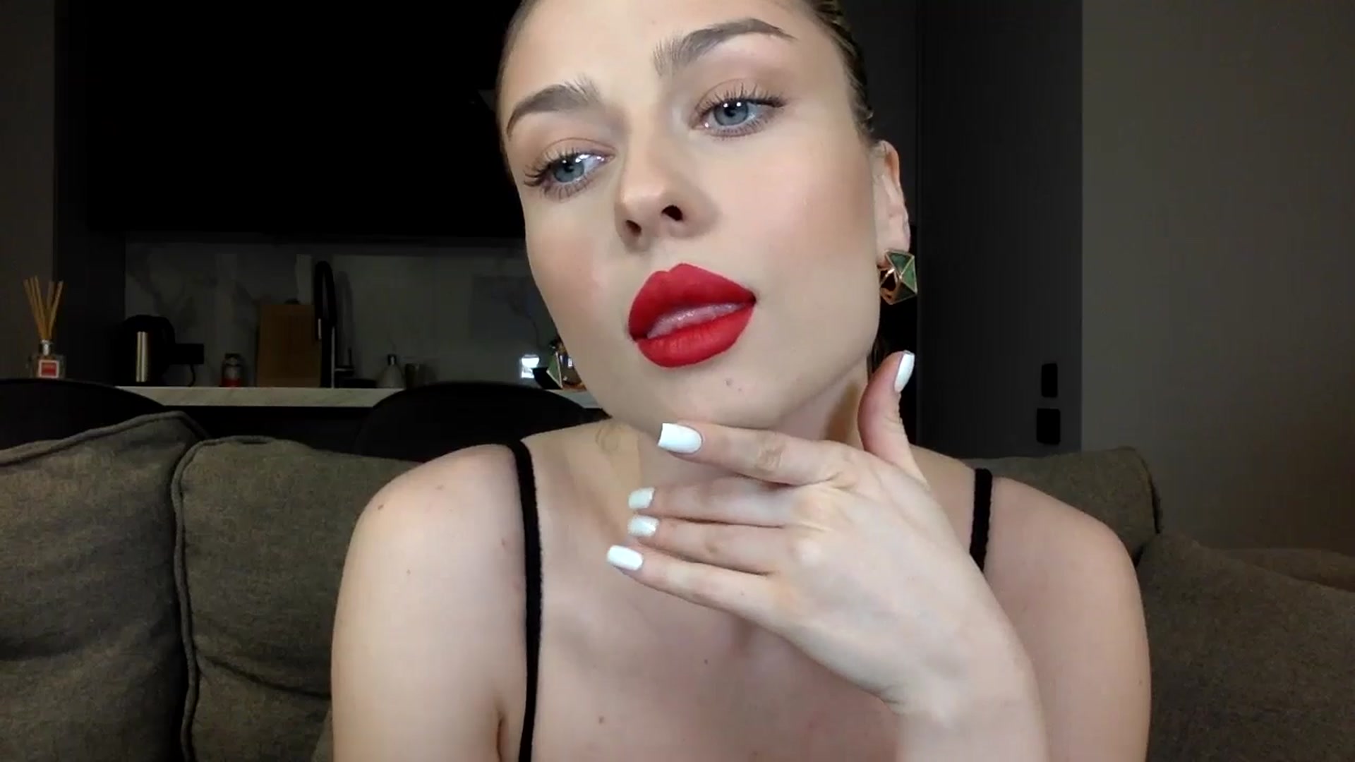 Gallery image thumbnail from SindiMoon's myfreecams stream on, 05/02/2024, 19:43 image 6 of 20