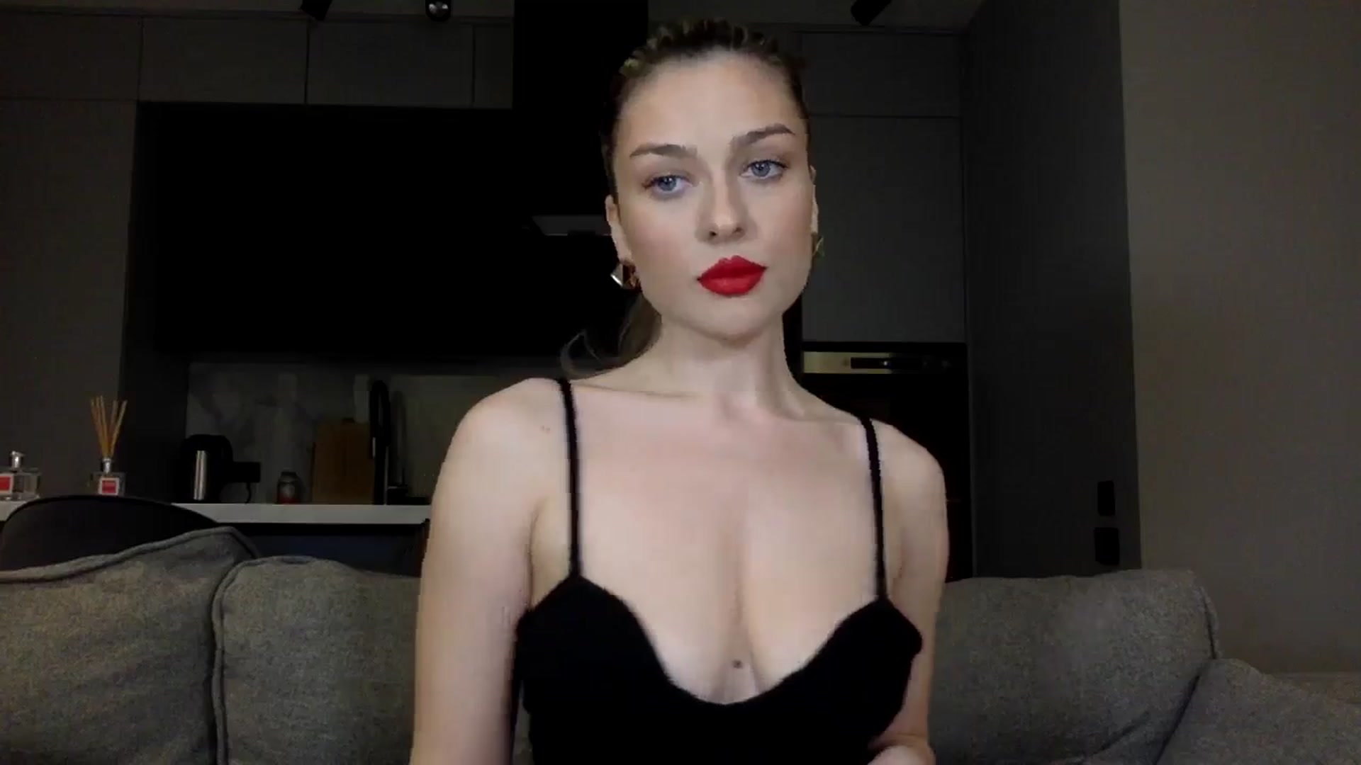 Gallery image thumbnail from SindiMoon's myfreecams stream on, 05/02/2024, 20:05 image 20 of 20