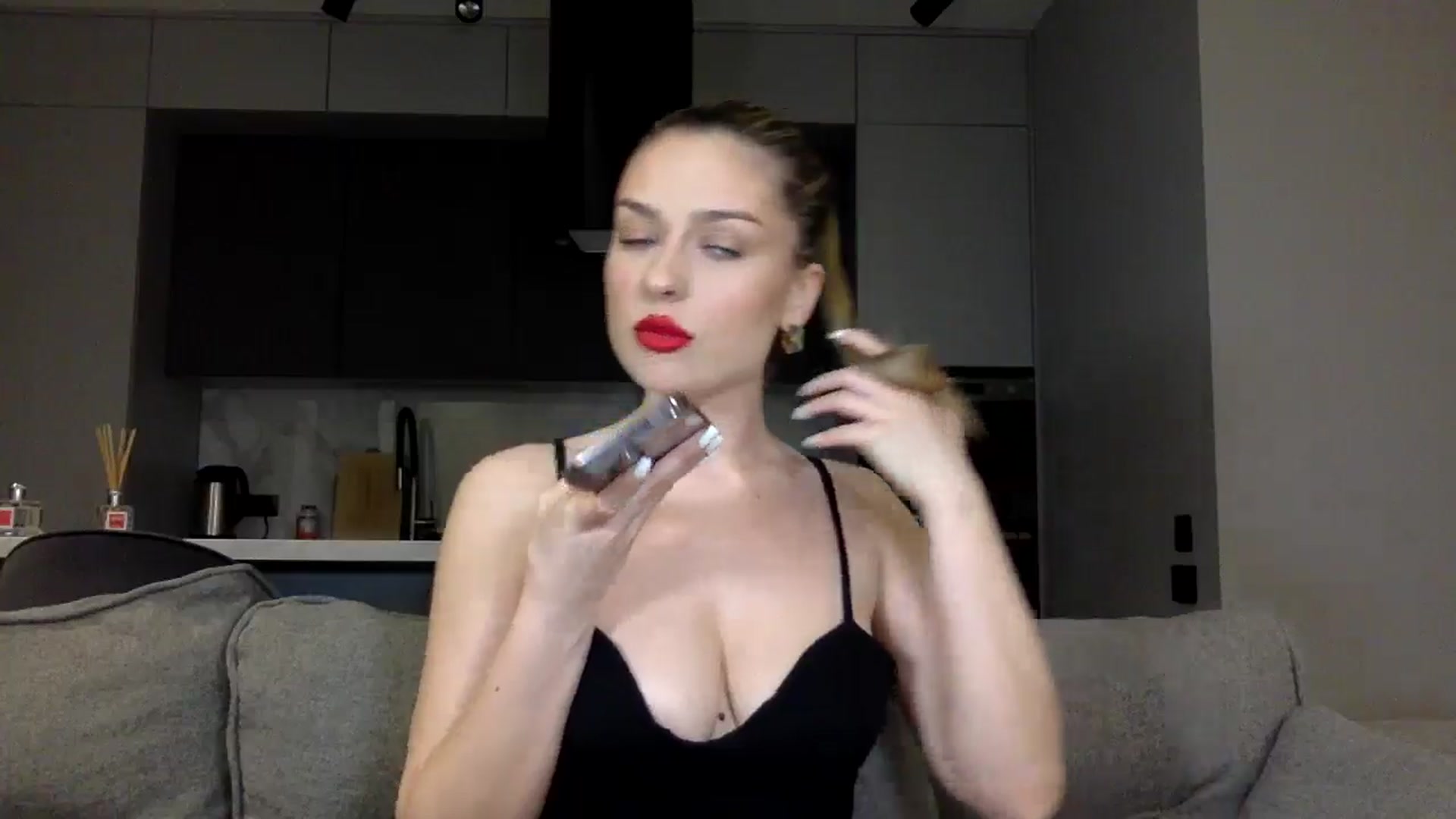 Gallery image thumbnail from SindiMoon's myfreecams stream on, 05/02/2024, 20:05 image 8 of 20
