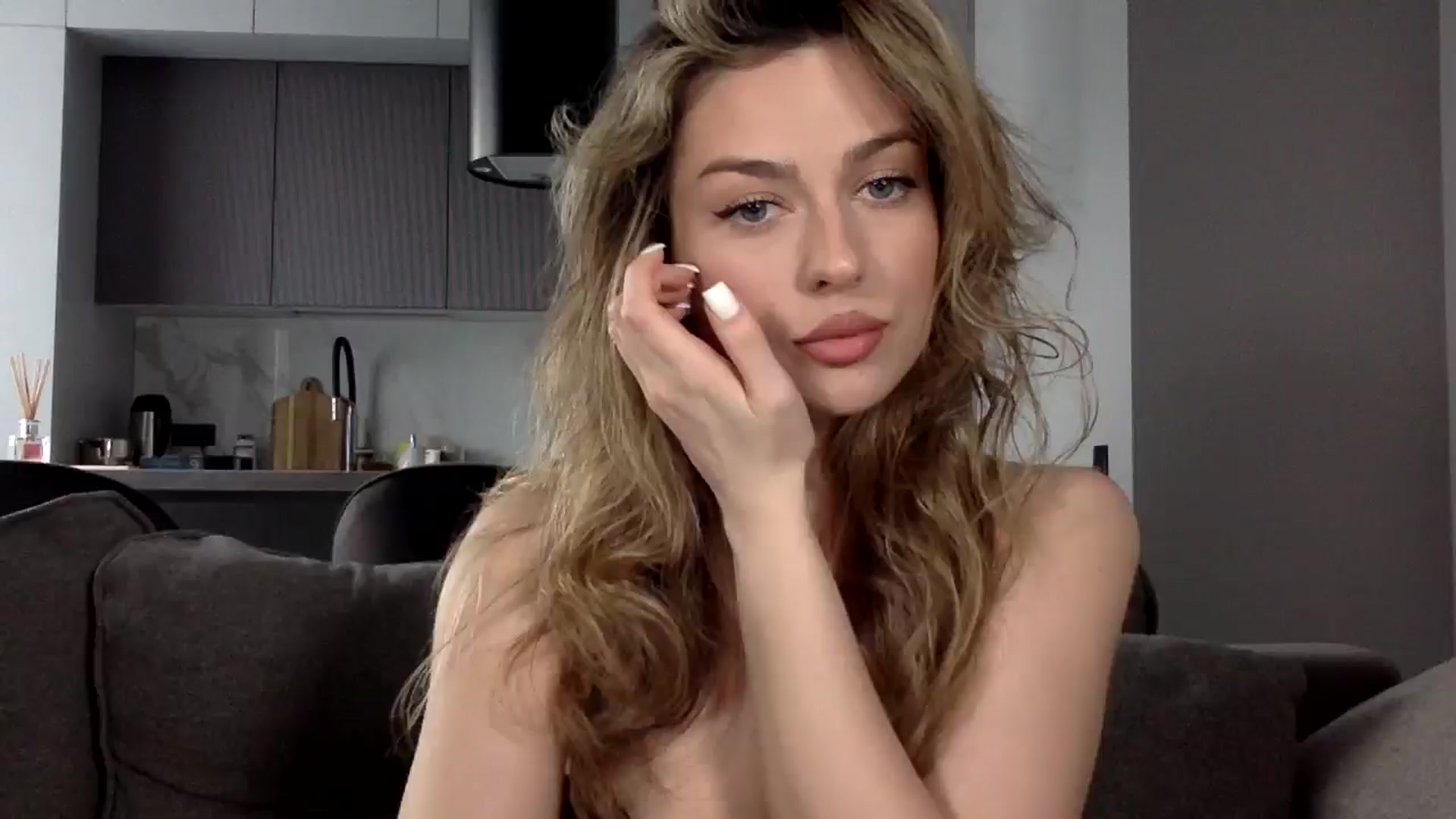 Gallery image thumbnail from SindiMoon's myfreecams stream on, 05/03/2024, 16:12 image 14 of 20