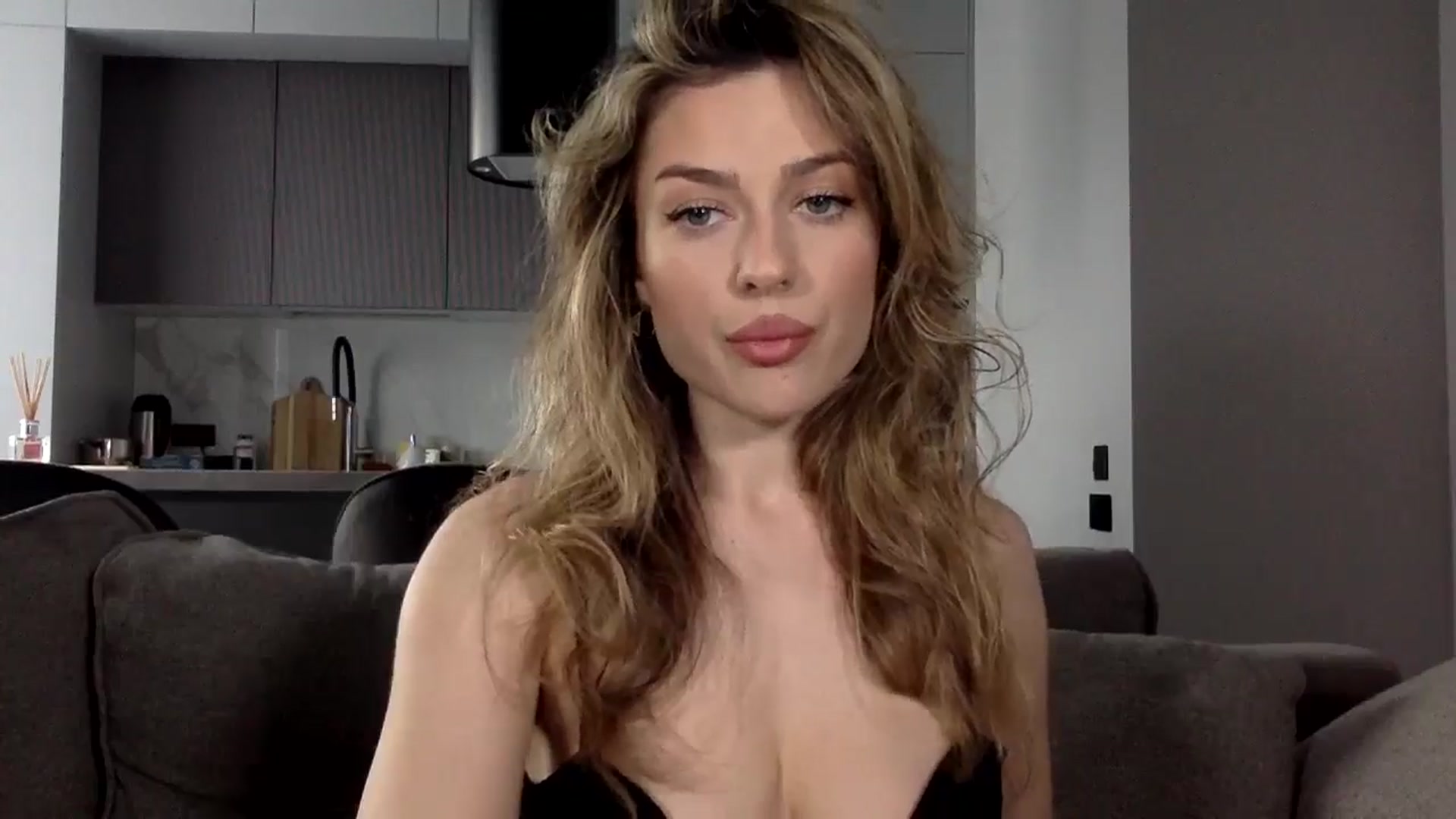 Gallery image thumbnail from SindiMoon's myfreecams stream on, 05/03/2024, 16:12 image 19 of 20