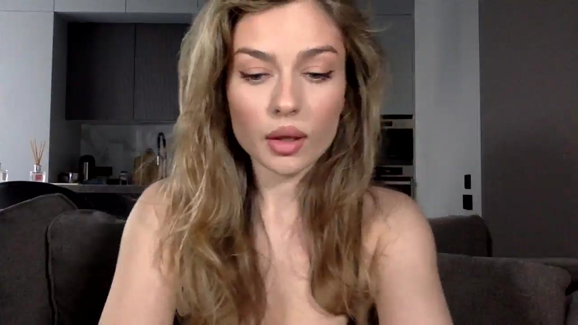 Gallery image thumbnail from SindiMoon's myfreecams stream on, 05/03/2024, 16:40 image 9 of 20