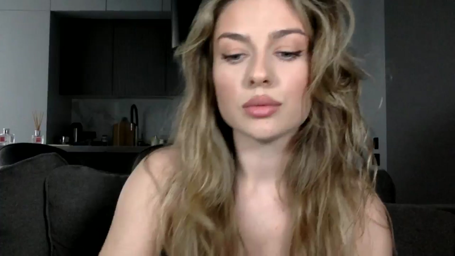 Gallery image thumbnail from SindiMoon's myfreecams stream on, 05/03/2024, 16:54 image 6 of 20