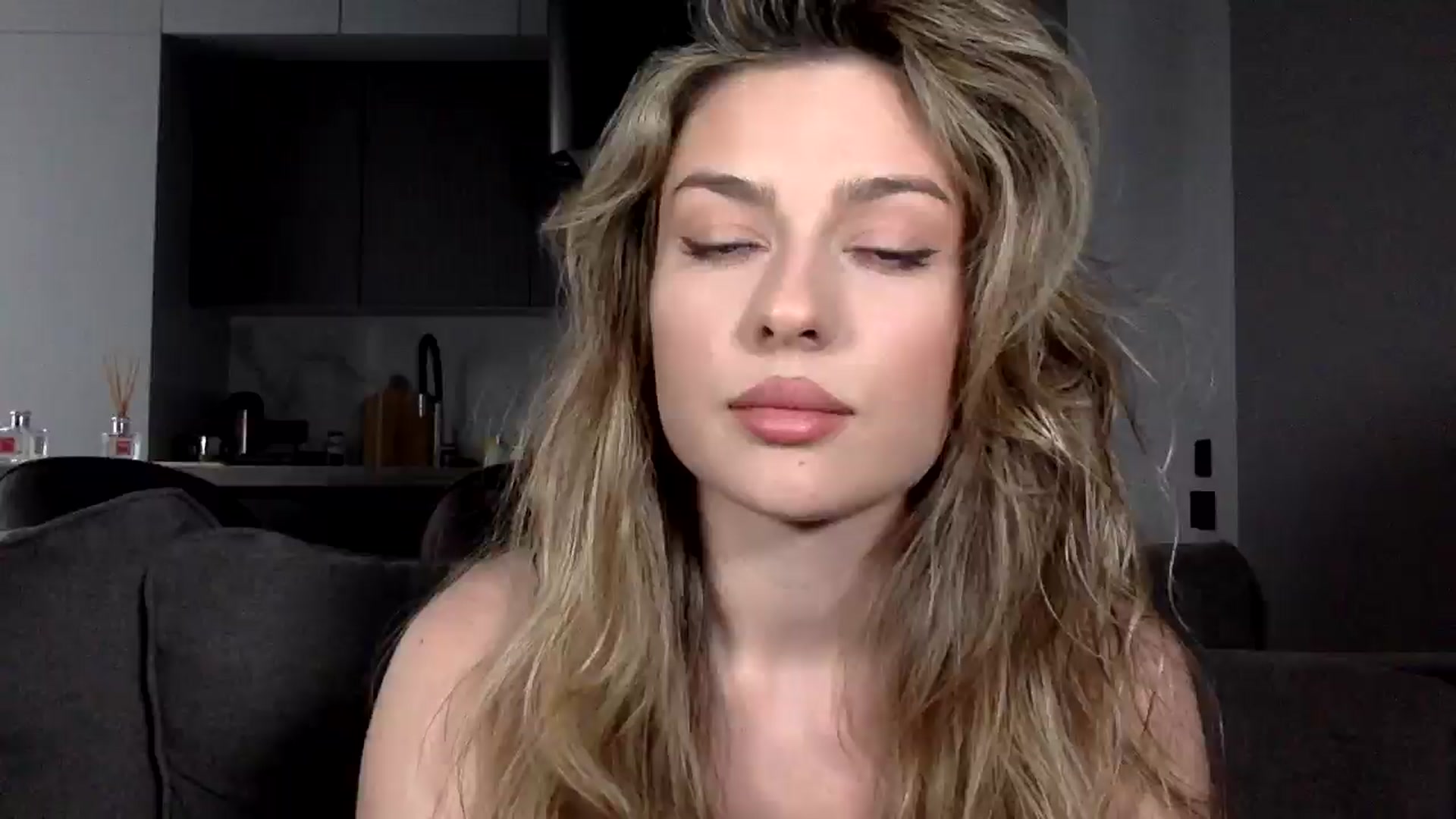 Gallery image thumbnail from SindiMoon's myfreecams stream on, 05/03/2024, 16:54 image 11 of 20