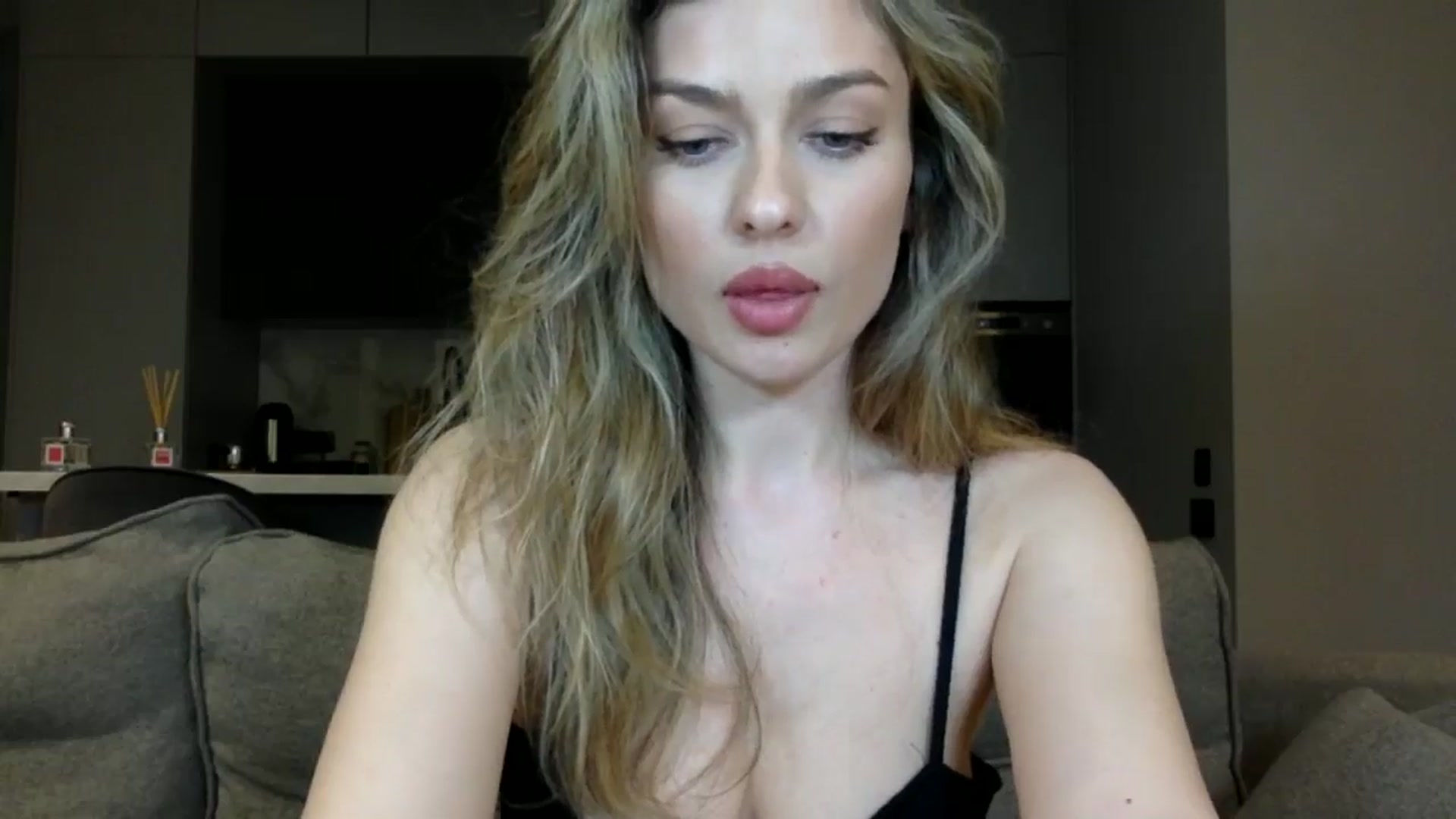Gallery image thumbnail from SindiMoon's myfreecams stream on, 05/03/2024, 21:35 image 13 of 20