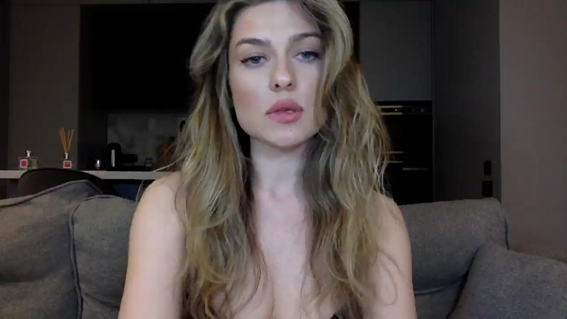 Gallery image thumbnail from SindiMoon's myfreecams stream on, 05/03/2024, 23:21 image 3 of 20