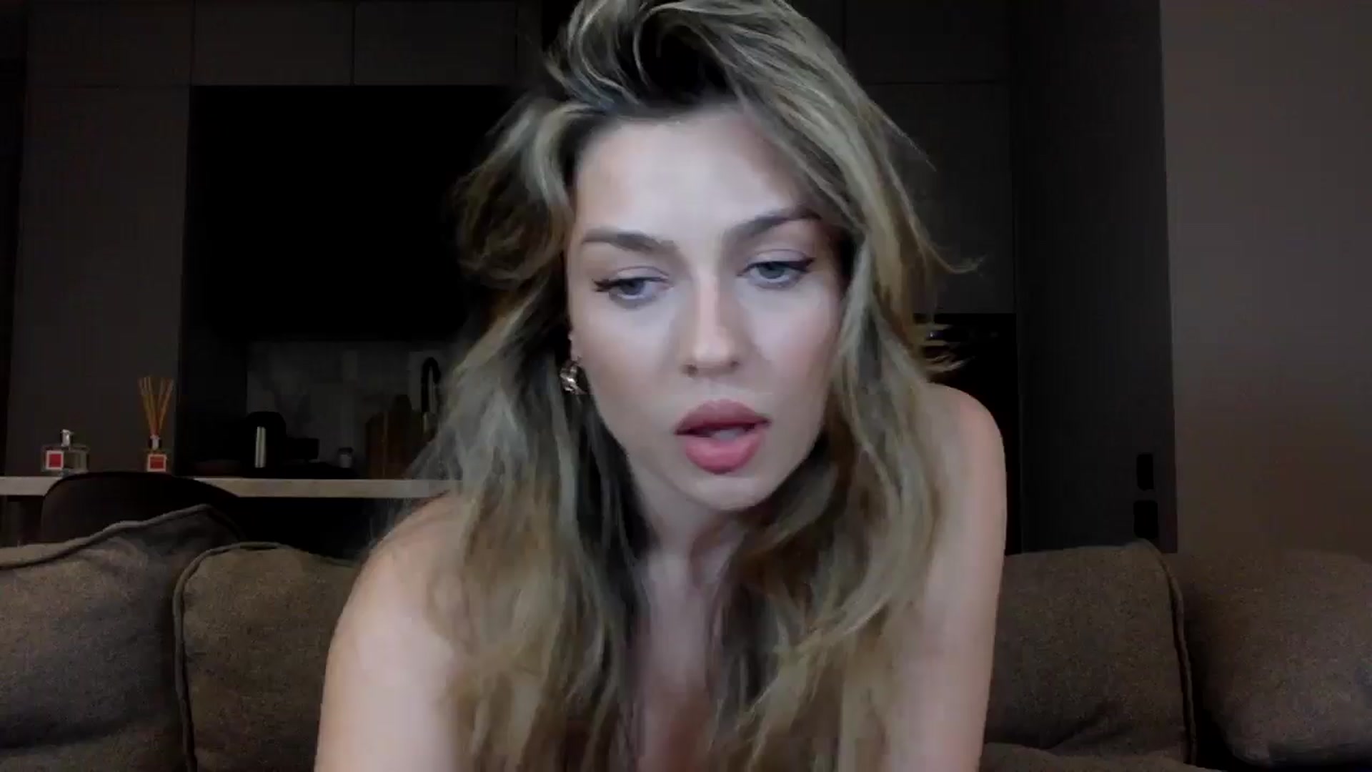 Gallery image thumbnail from SindiMoon's myfreecams stream on, 05/04/2024, 22:33 image 15 of 20