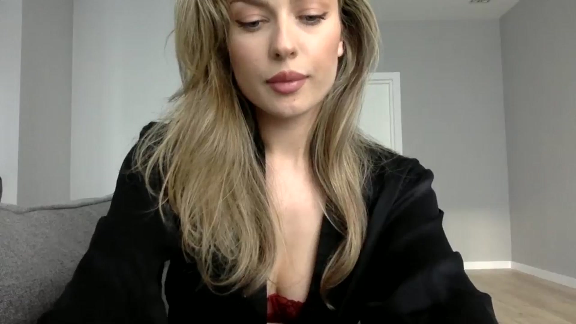 Gallery image thumbnail from SindiMoon's myfreecams stream on, 05/09/2024, 15:43 image 4 of 20
