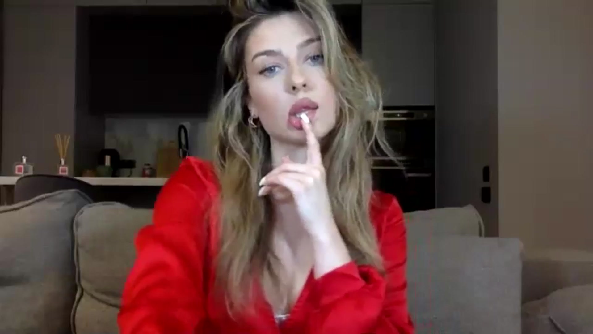Gallery image thumbnail from SindiMoon's myfreecams stream on, 05/13/2024, 01:15 image 11 of 20