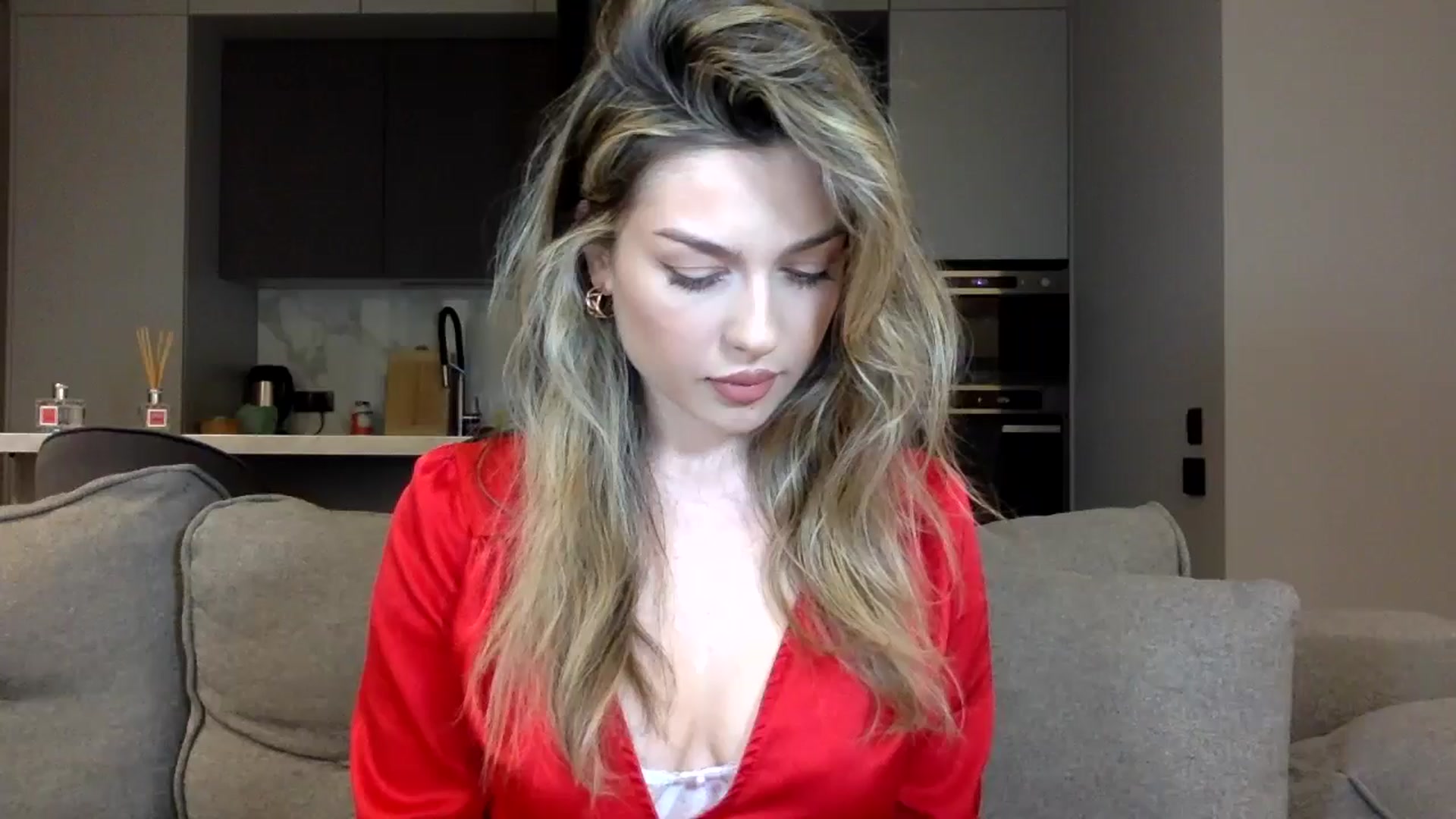 Gallery image thumbnail from SindiMoon's myfreecams stream on, 05/13/2024, 01:15 image 17 of 20