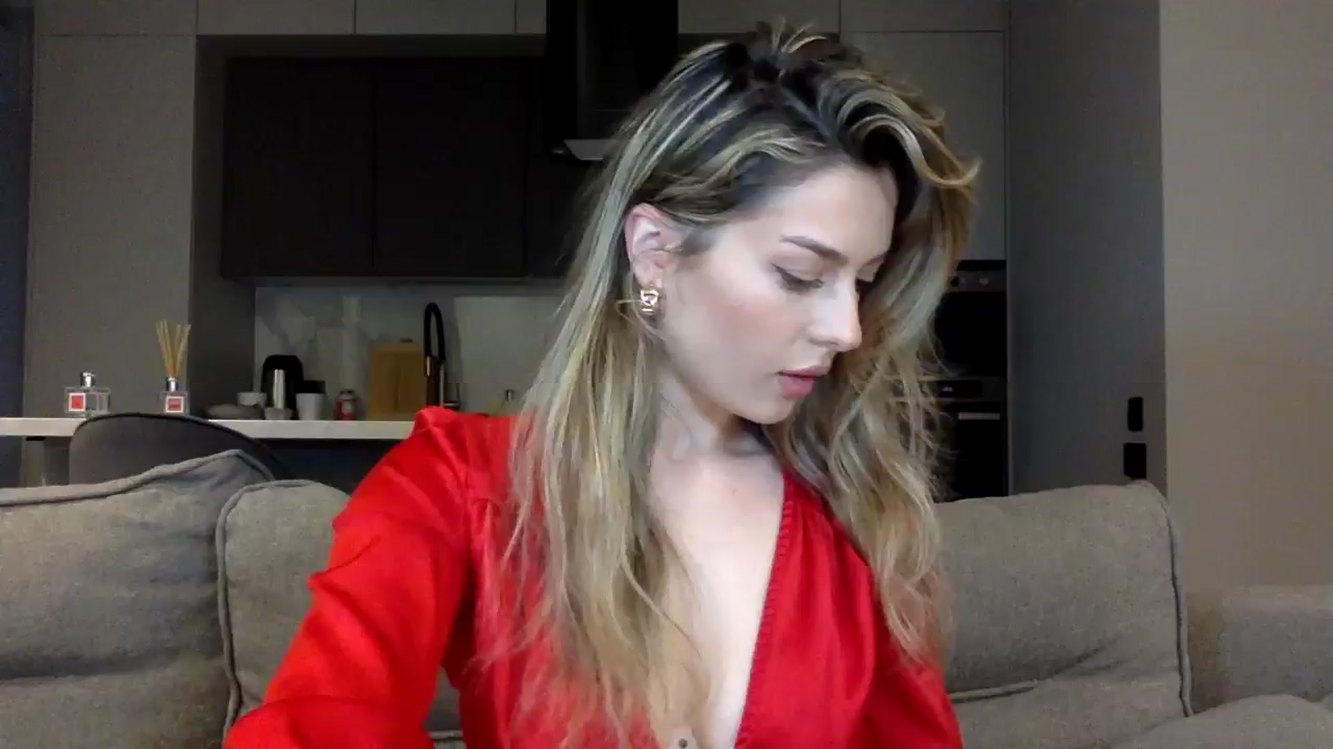 Gallery image thumbnail from SindiMoon's myfreecams stream on, 05/14/2024, 17:12 image 16 of 20