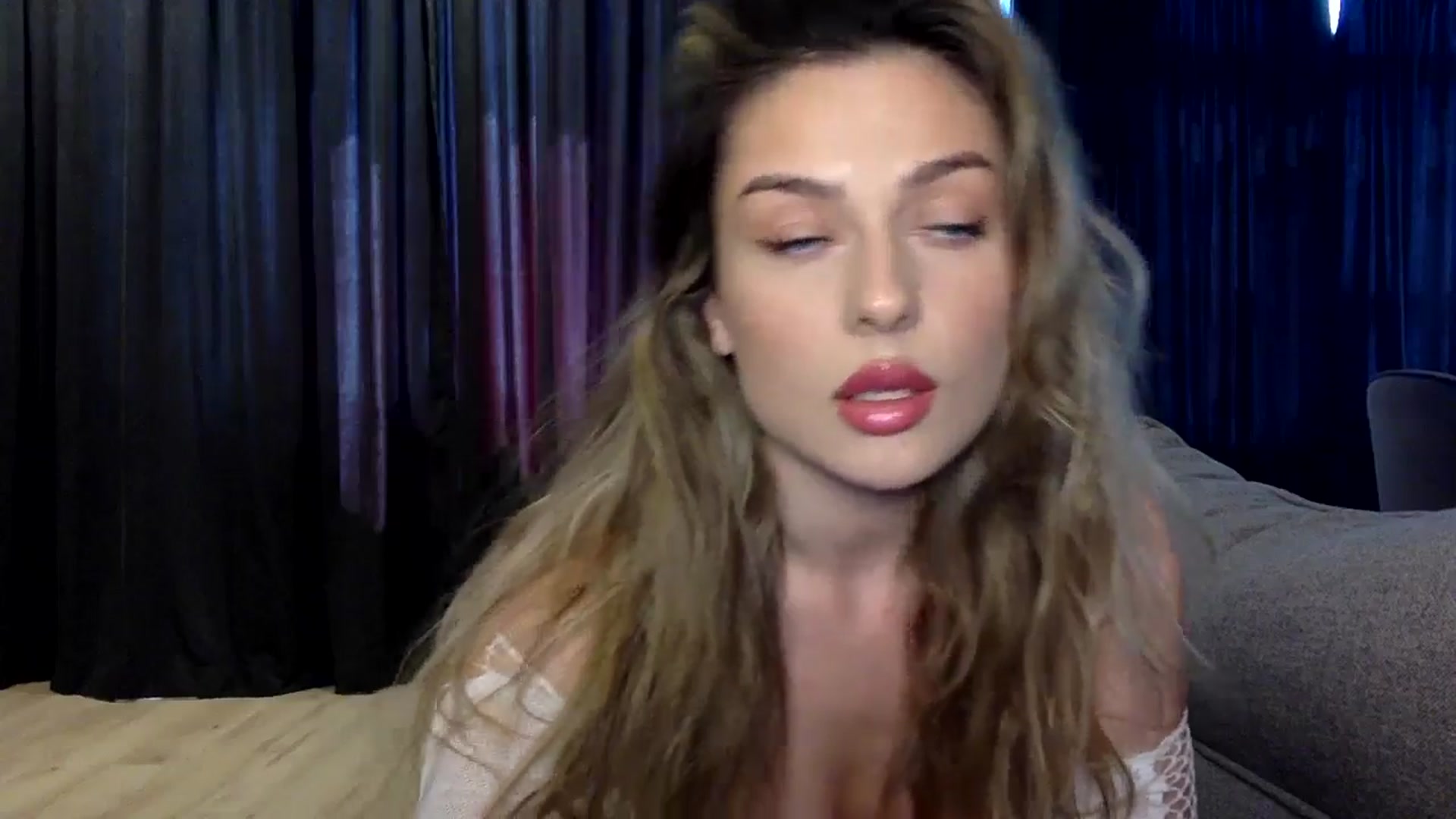Gallery image thumbnail from SindiMoon's myfreecams stream on, 06/19/2024, 12:38 image 4 of 20