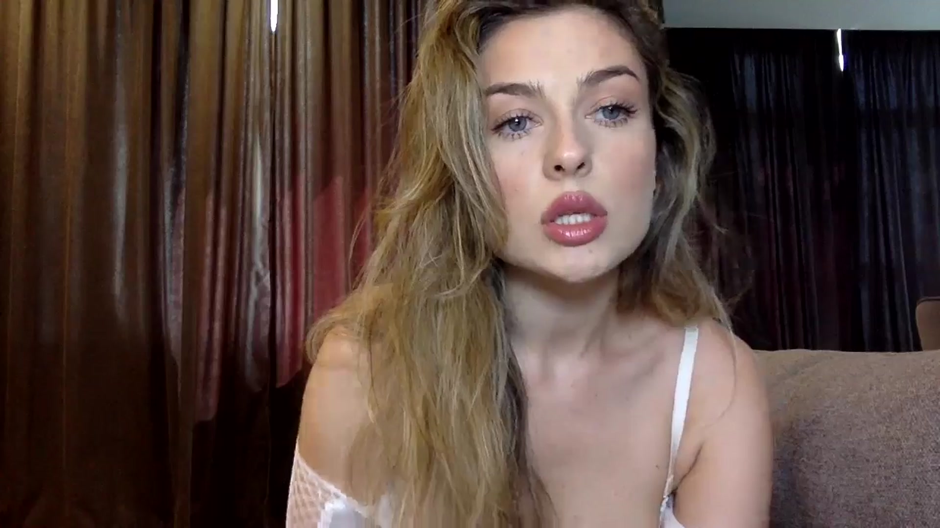 Gallery image thumbnail from SindiMoon's myfreecams stream on, 06/21/2024, 12:31 image 3 of 20