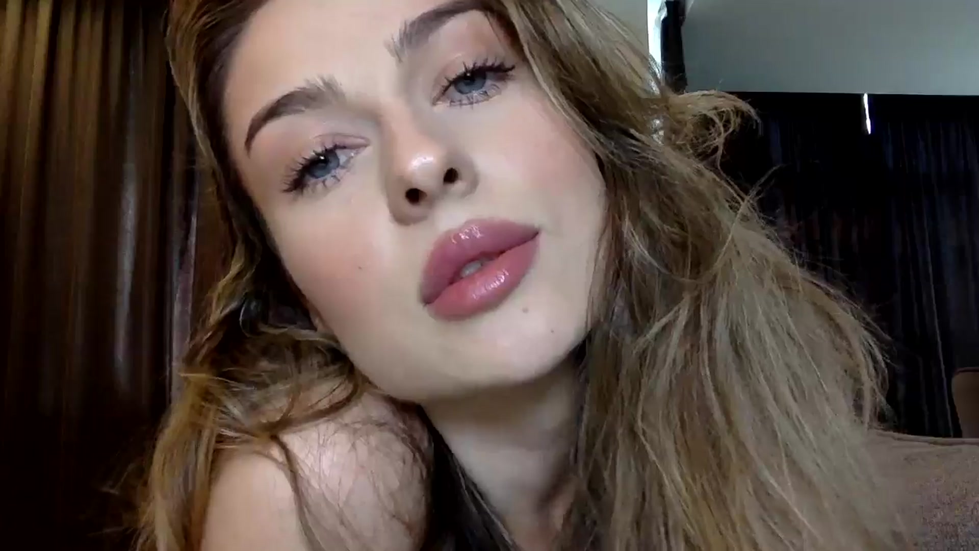 Gallery image thumbnail from SindiMoon's myfreecams stream on, 06/21/2024, 12:31 image 16 of 20
