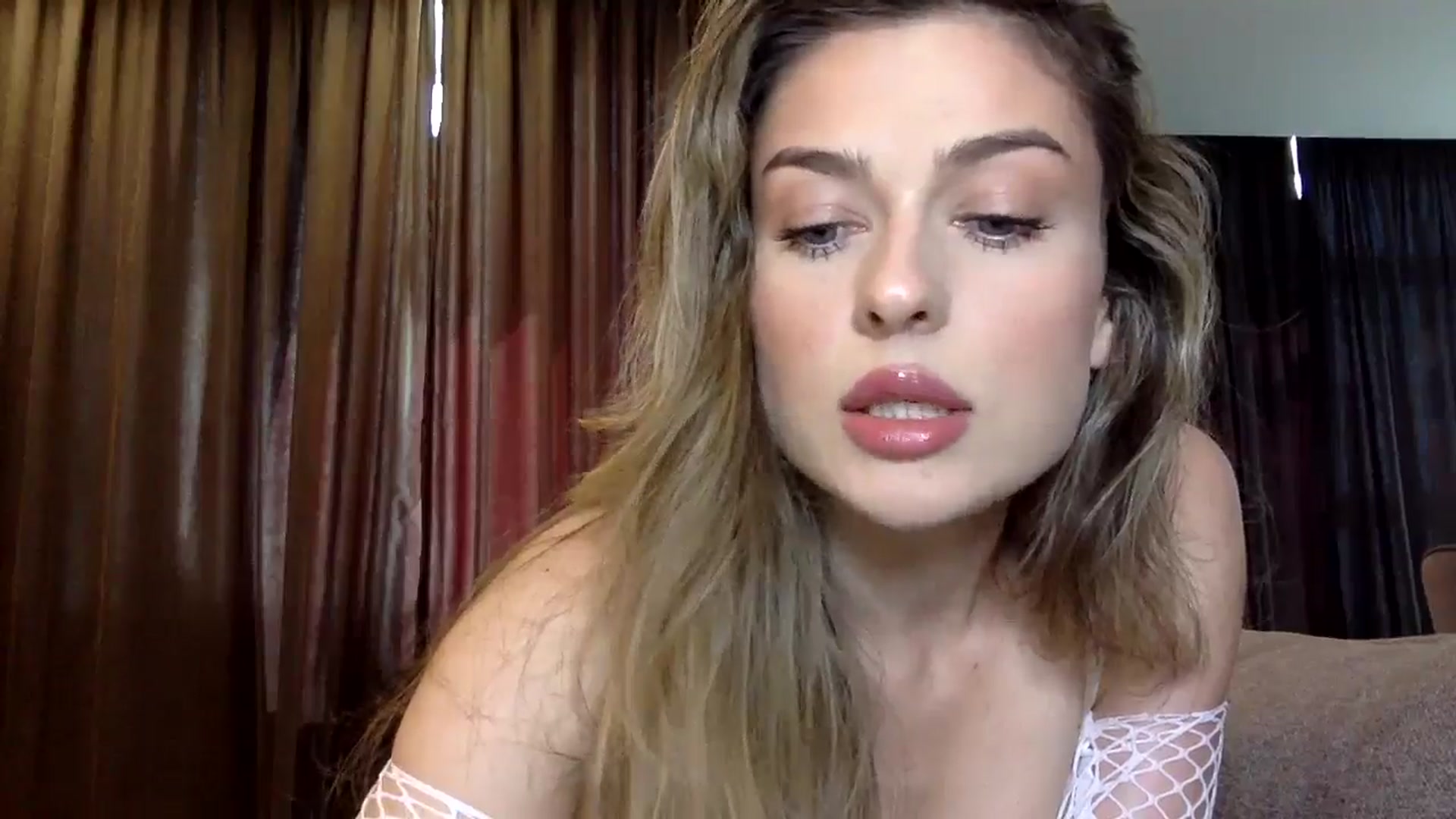 Gallery image thumbnail from SindiMoon's myfreecams stream on, 06/21/2024, 12:31 image 10 of 20