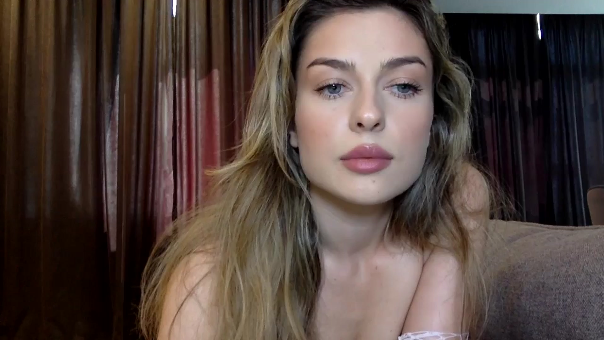 Gallery image thumbnail from SindiMoon's myfreecams stream on, 06/21/2024, 13:04 image 4 of 20