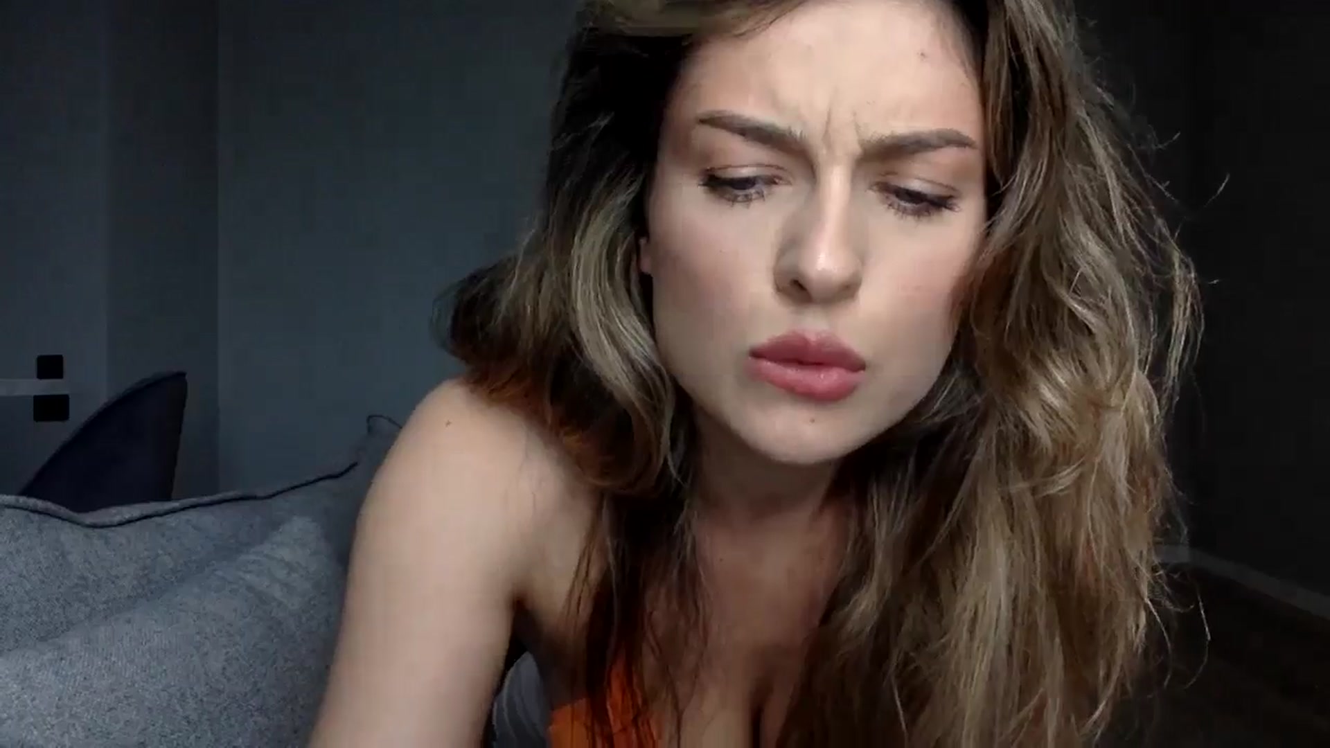 Gallery image thumbnail from SindiMoon's myfreecams stream on, 06/25/2024, 15:38 image 6 of 20