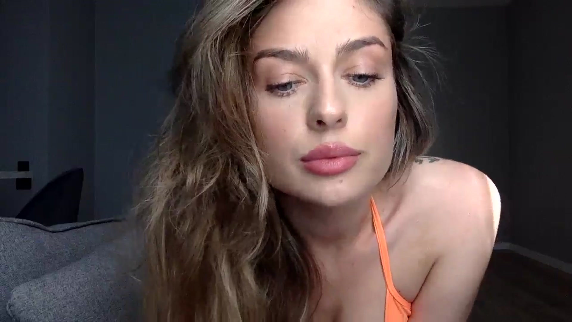 Gallery image thumbnail from SindiMoon's myfreecams stream on, 06/25/2024, 15:38 image 7 of 20