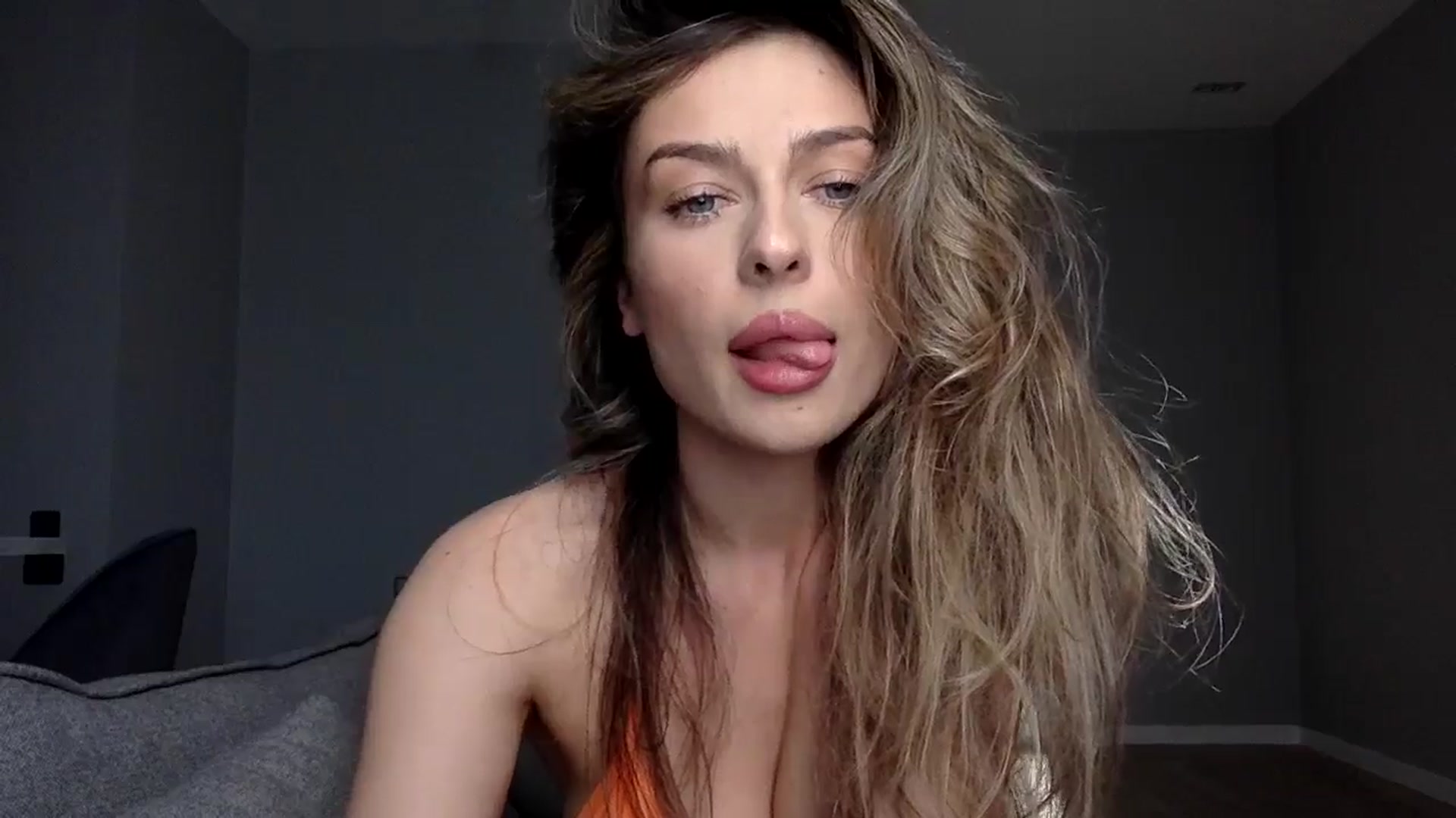 Gallery image thumbnail from SindiMoon's myfreecams stream on, 06/25/2024, 15:38 image 5 of 20