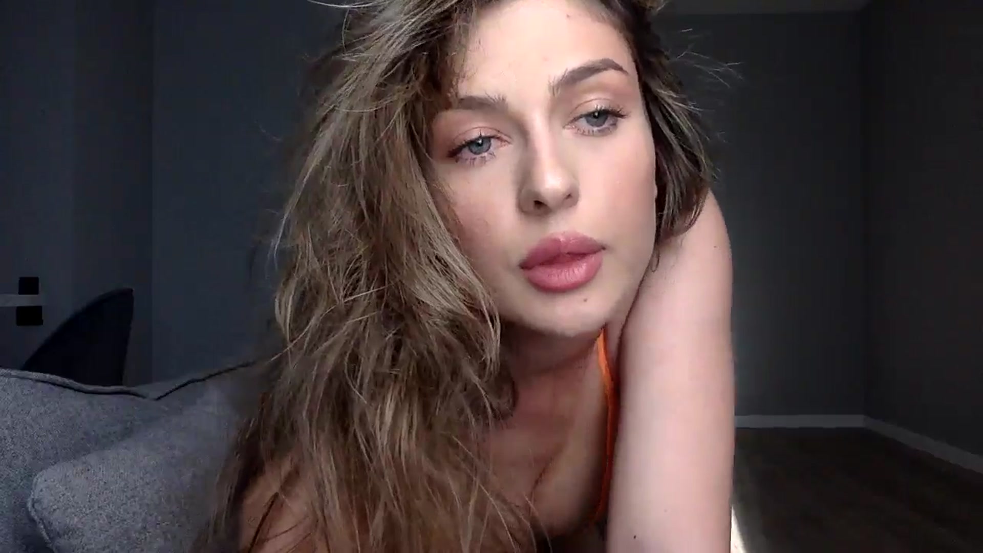 Gallery image thumbnail from SindiMoon's myfreecams stream on, 06/25/2024, 15:38 image 9 of 20