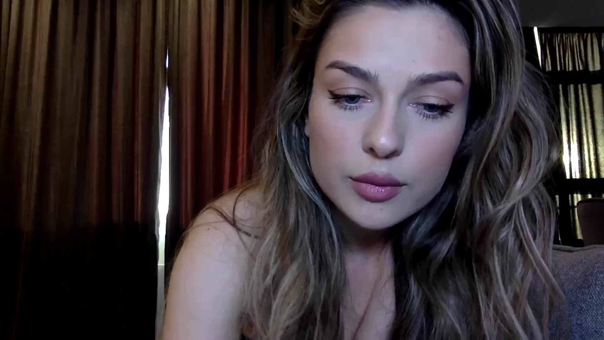 Gallery image thumbnail from SindiMoon's myfreecams stream on, 06/26/2024, 17:10 image 12 of 20