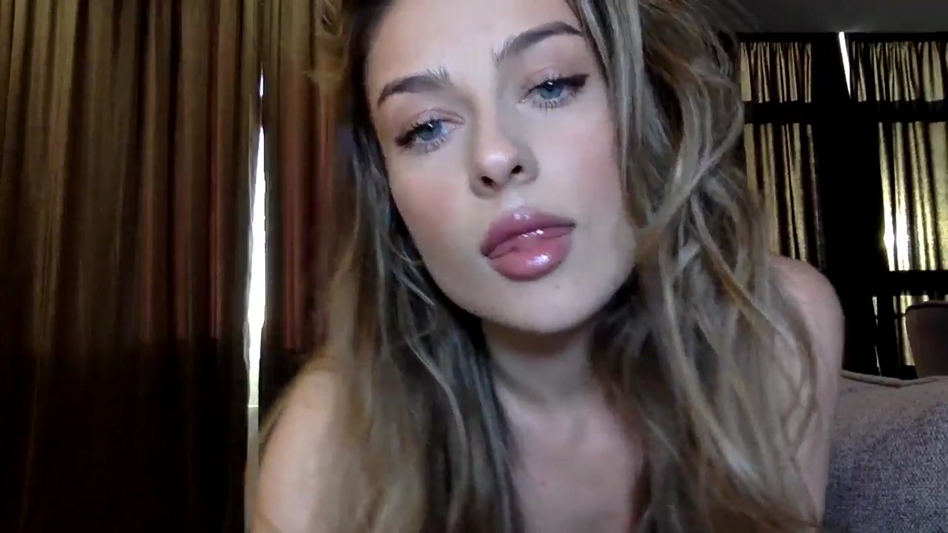 Gallery image thumbnail from SindiMoon's myfreecams stream on, 06/26/2024, 17:10 image 11 of 20