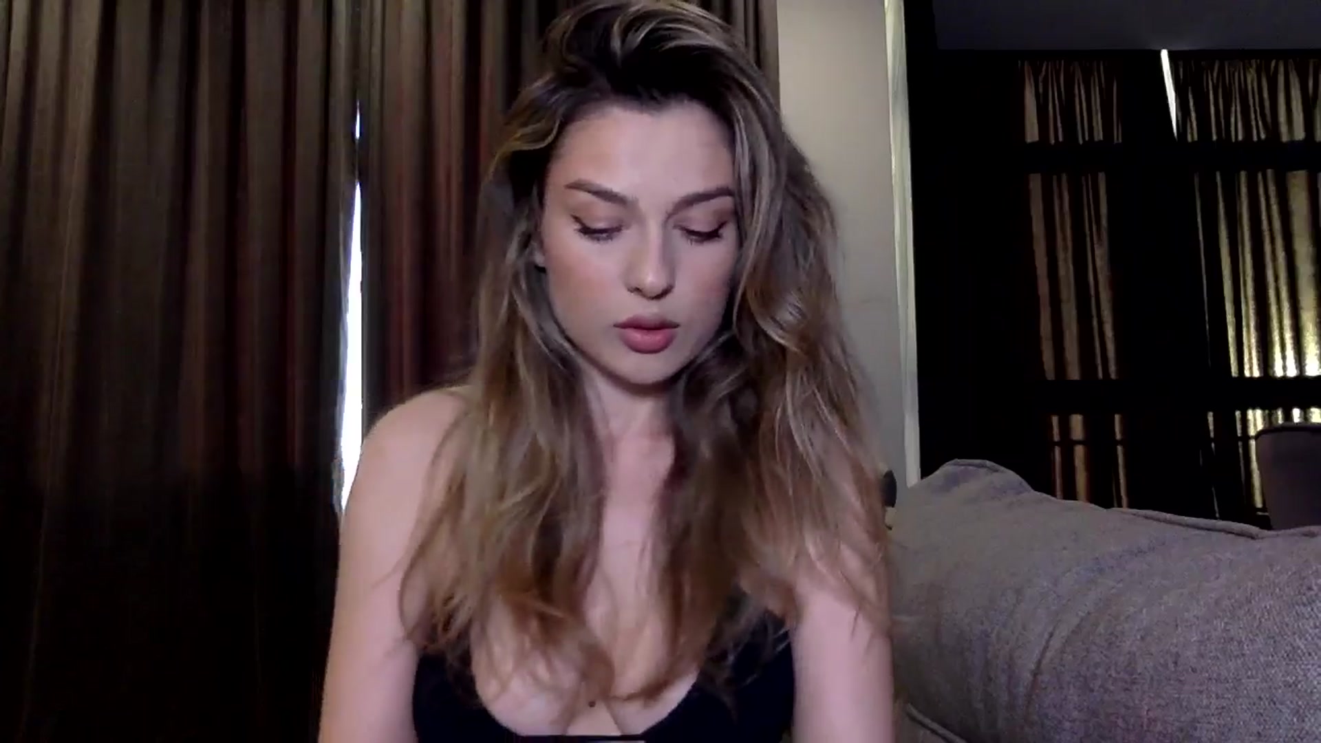 Gallery image thumbnail from SindiMoon's myfreecams stream on, 06/26/2024, 17:24 image 15 of 20
