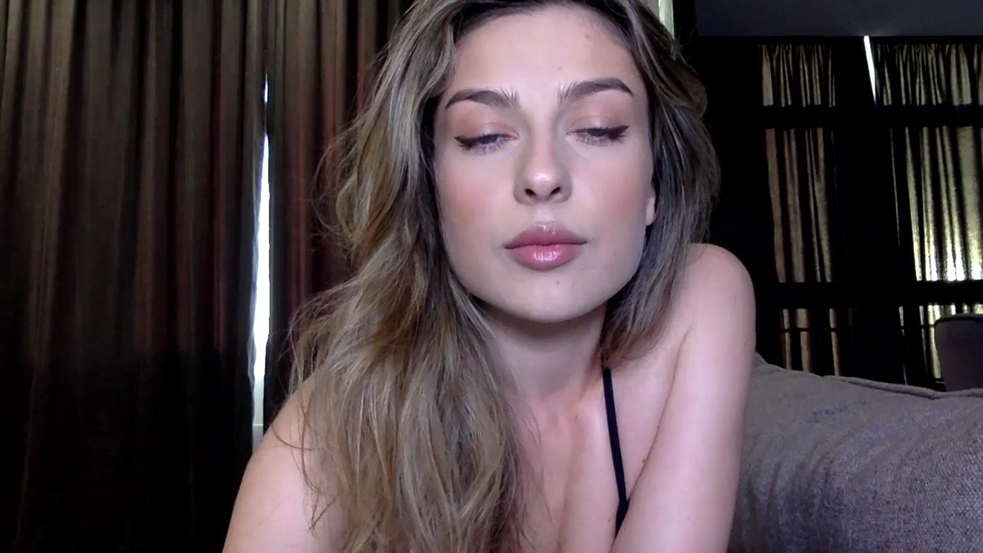 Gallery image thumbnail from SindiMoon's myfreecams stream on, 06/26/2024, 17:24 image 8 of 20