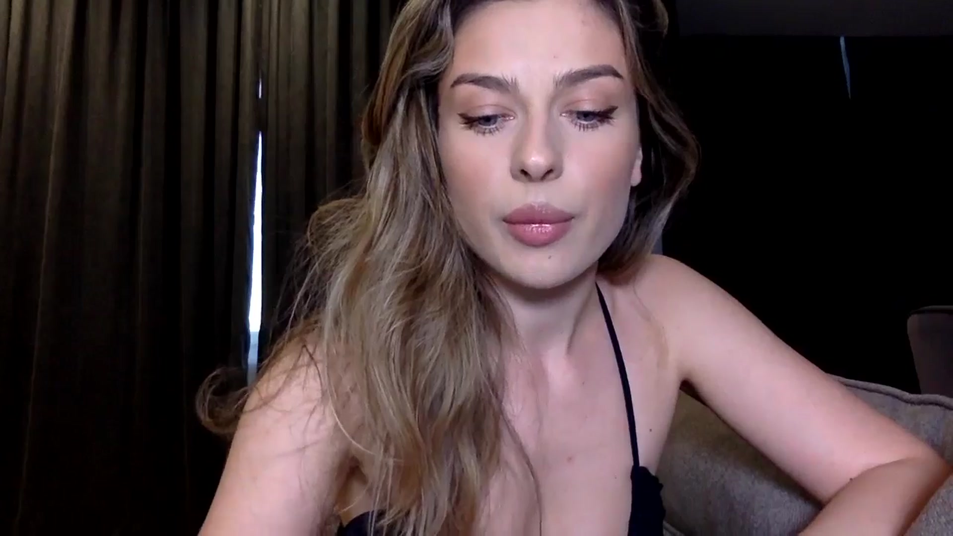 Gallery image thumbnail from SindiMoon's myfreecams stream on, 06/26/2024, 17:52 image 5 of 20