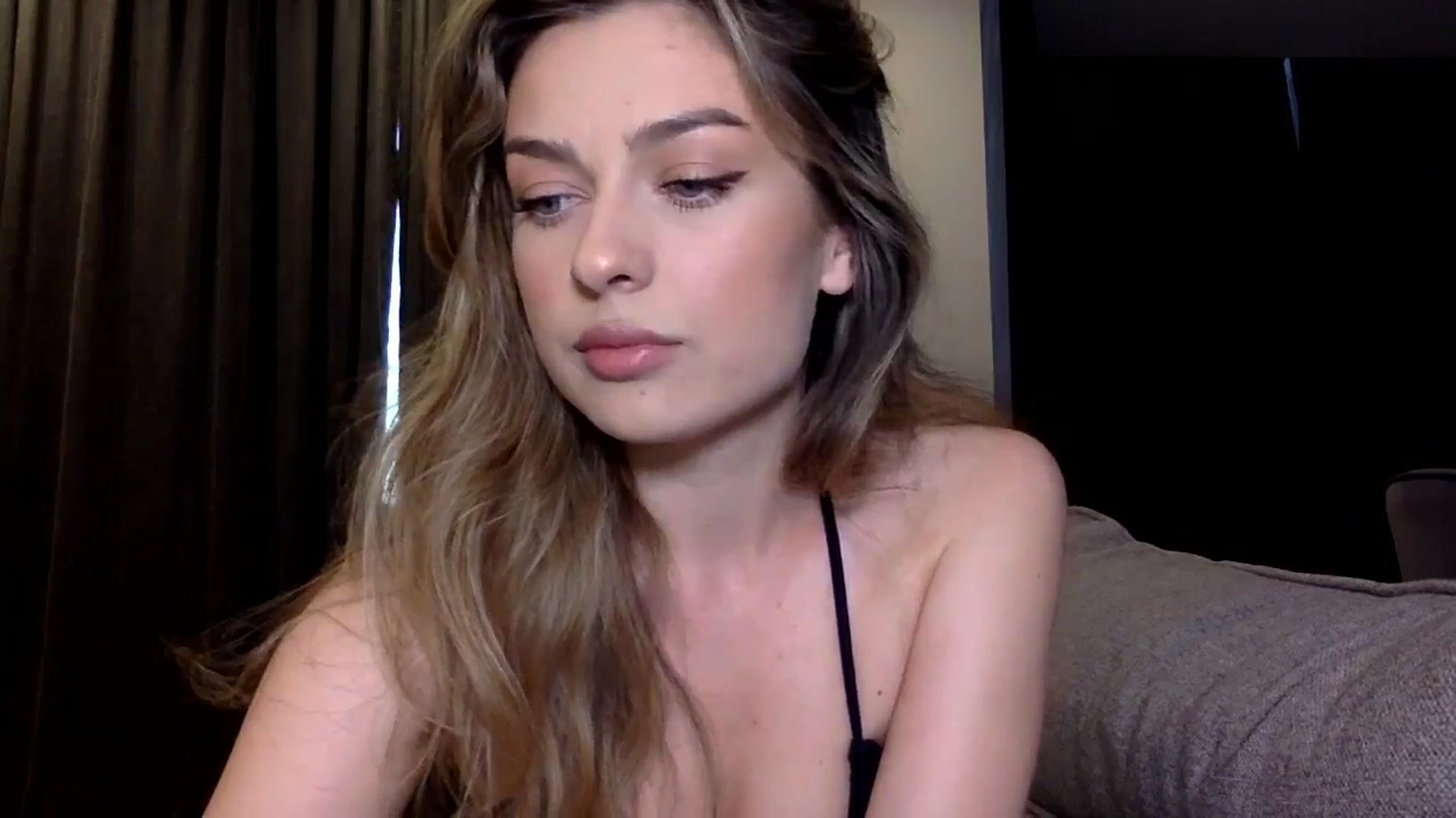 Gallery image thumbnail from SindiMoon's myfreecams stream on, 06/26/2024, 17:52 image 7 of 20