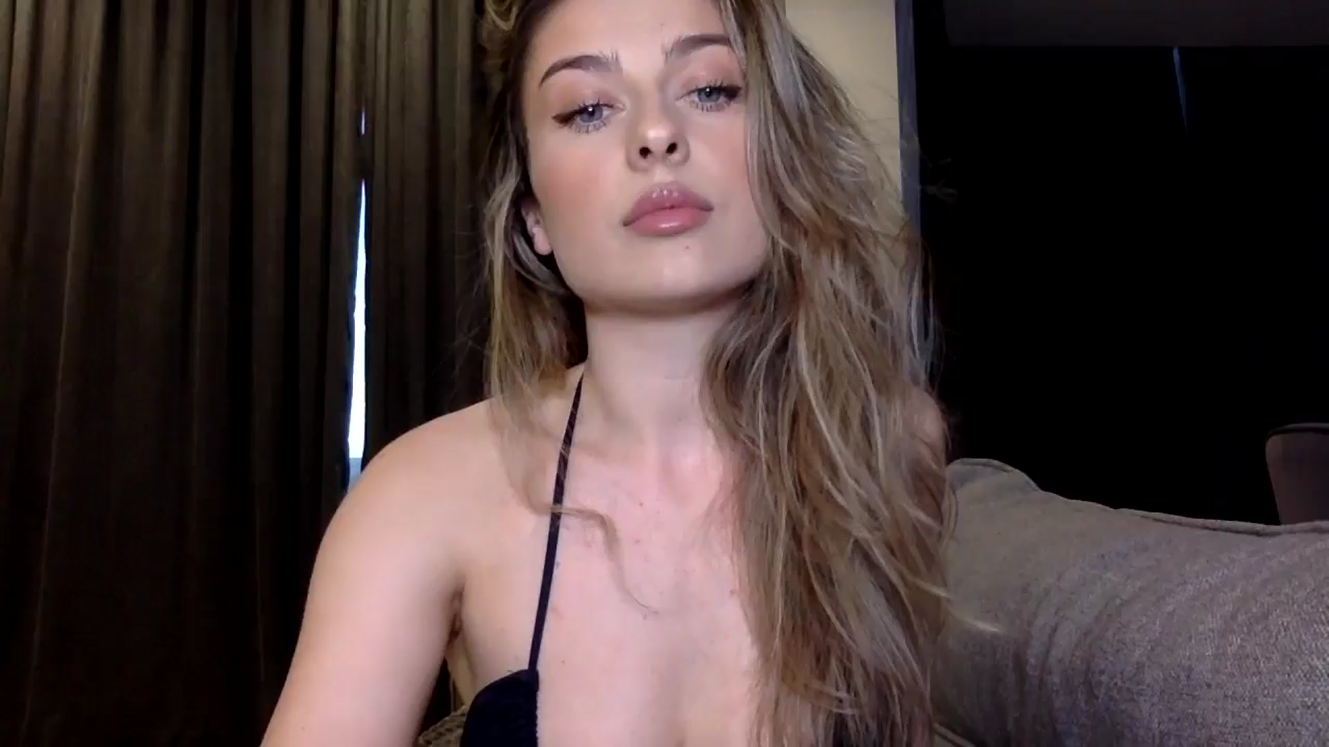 Gallery image thumbnail from SindiMoon's myfreecams stream on, 06/26/2024, 17:52 image 13 of 20