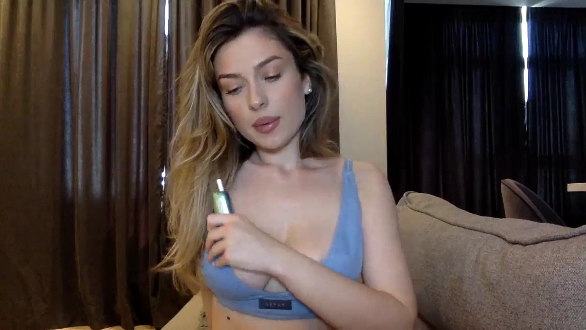 Gallery image thumbnail from SindiMoon's myfreecams stream on, 07/01/2024, 11:25 image 18 of 20