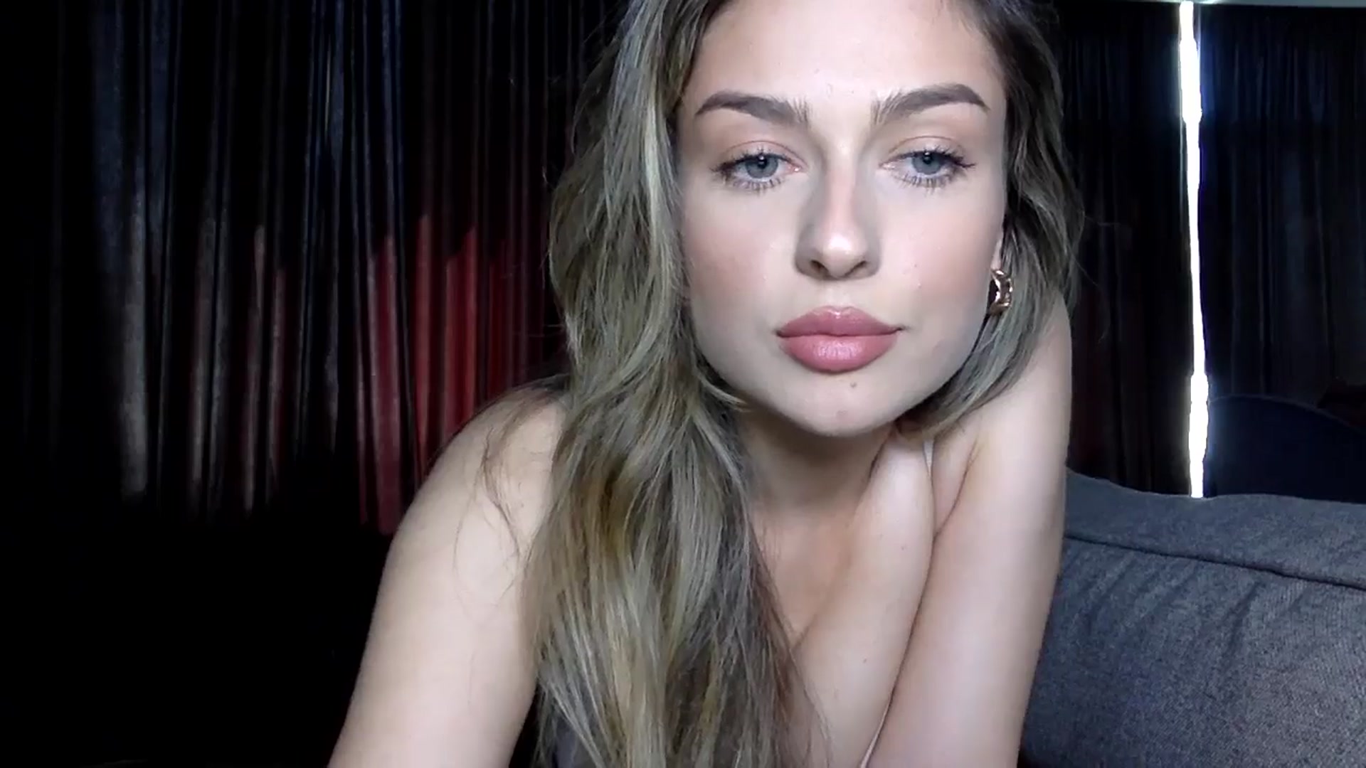 Gallery image thumbnail from SindiMoon's myfreecams stream on, 07/08/2024, 12:21 image 16 of 20