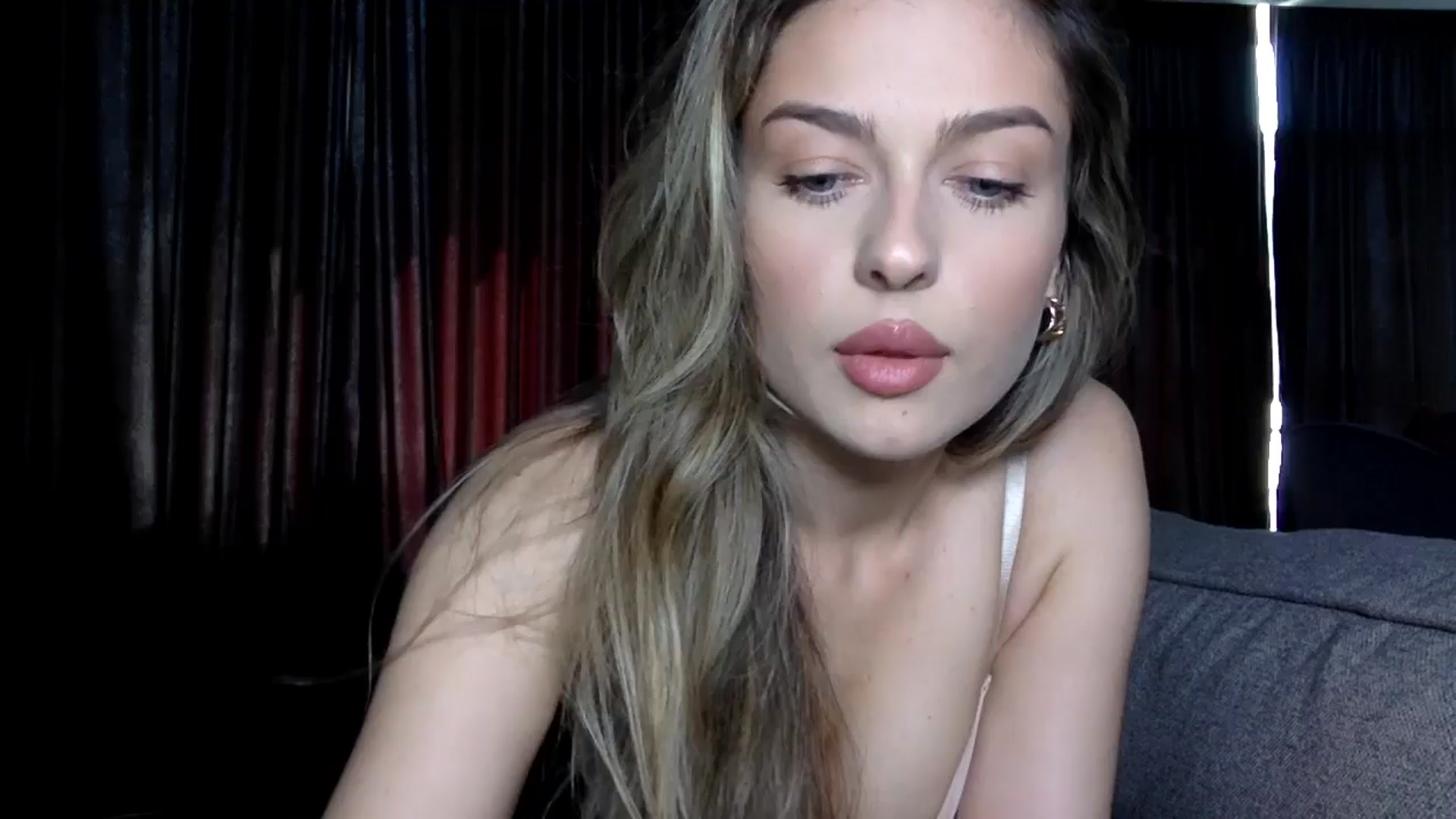 Gallery image thumbnail from SindiMoon's myfreecams stream on, 07/08/2024, 12:21 image 15 of 20