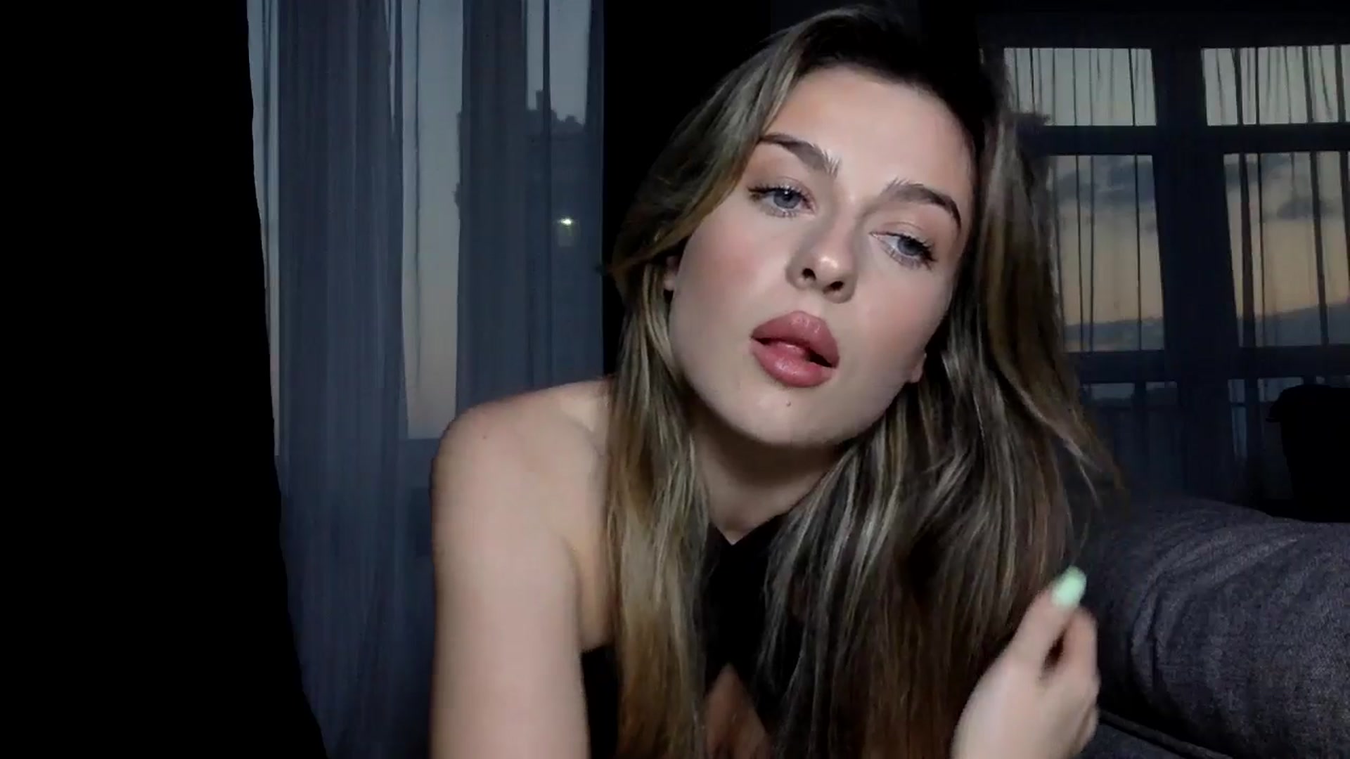 Gallery image thumbnail from SindiMoon's myfreecams stream on, 07/22/2024, 18:03 image 13 of 20