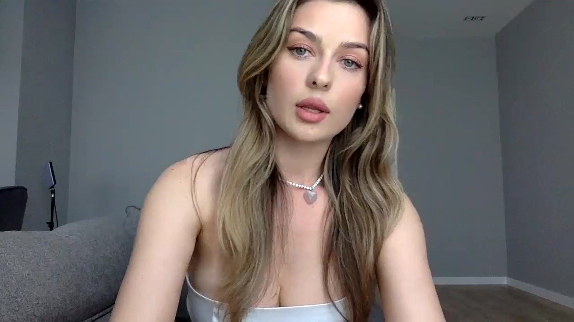 Gallery image thumbnail from SindiMoon's myfreecams stream on, 07/23/2024, 12:02 image 8 of 20