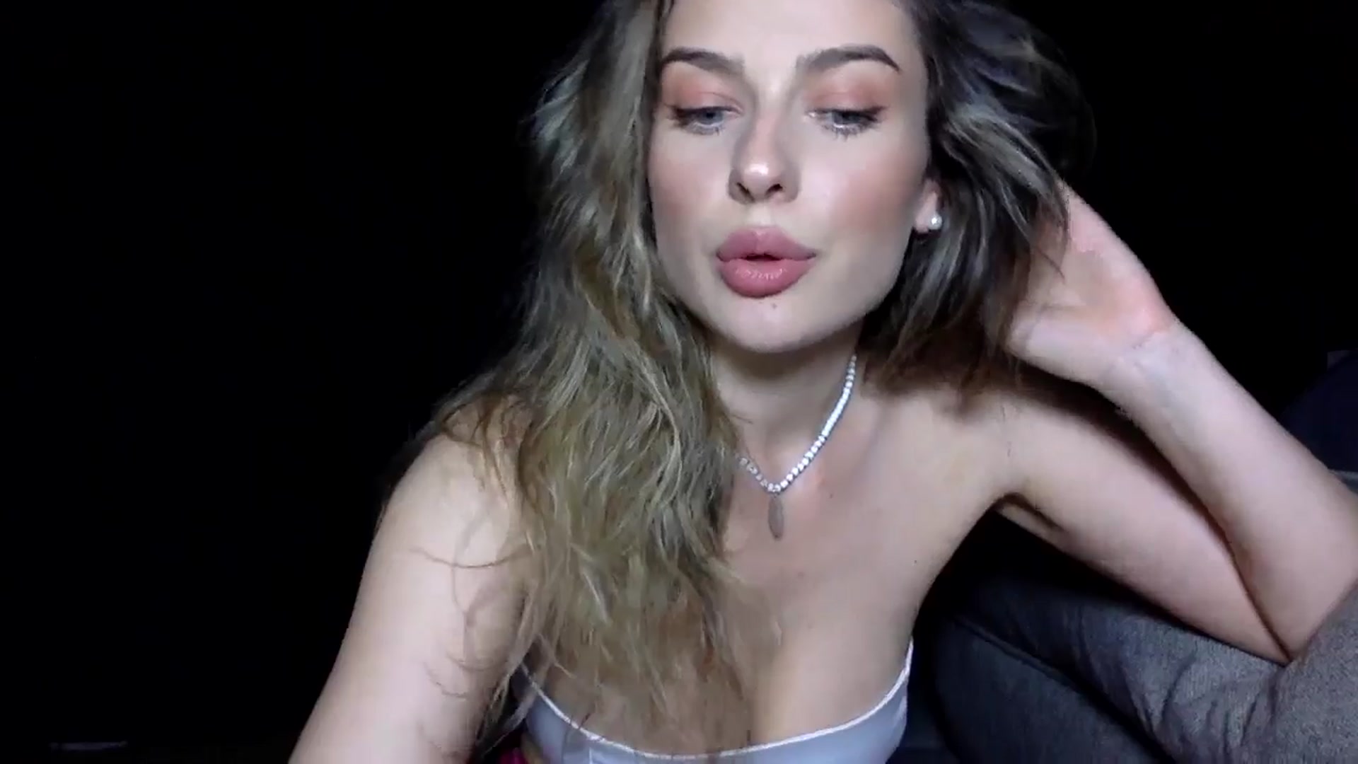 Gallery image thumbnail from SindiMoon's myfreecams stream on, 07/25/2024, 20:19 image 4 of 20