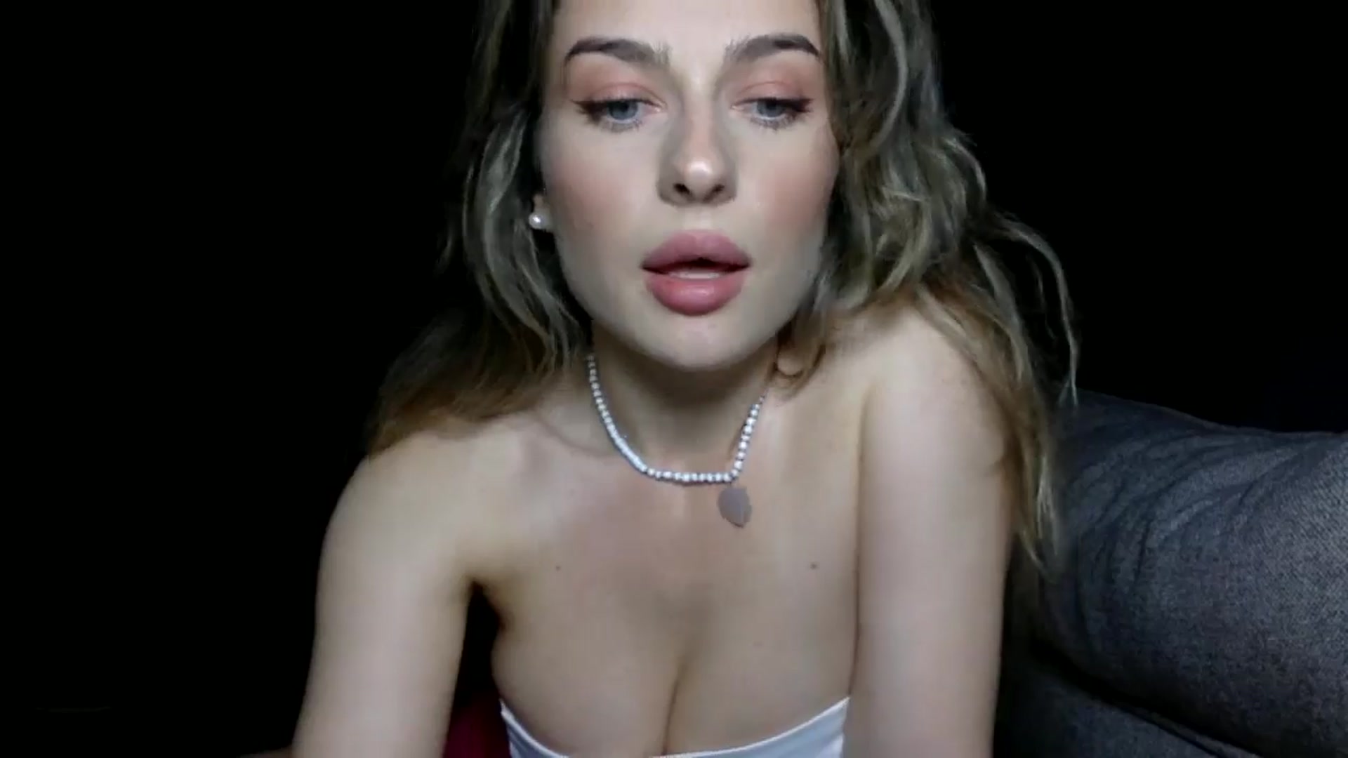 Gallery image thumbnail from SindiMoon's myfreecams stream on, 07/25/2024, 20:19 image 17 of 20
