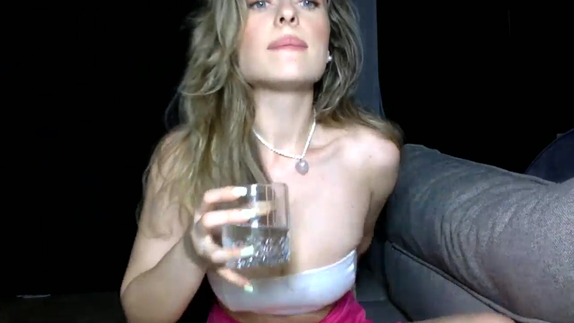 Gallery image thumbnail from SindiMoon's myfreecams stream on, 07/25/2024, 20:19 image 20 of 20