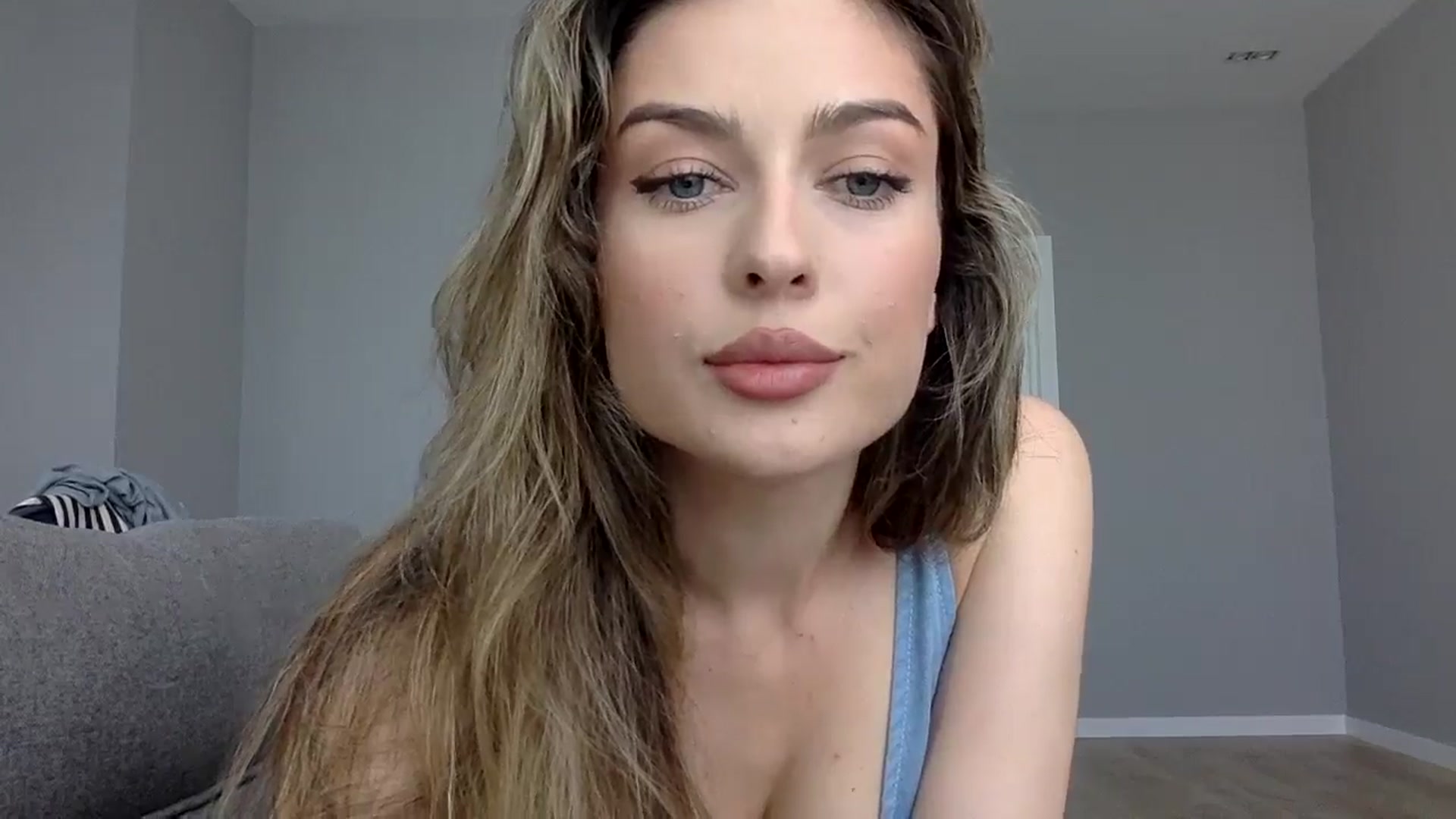 Gallery image thumbnail from SindiMoon's myfreecams stream on, 08/13/2024, 11:19 image 10 of 20