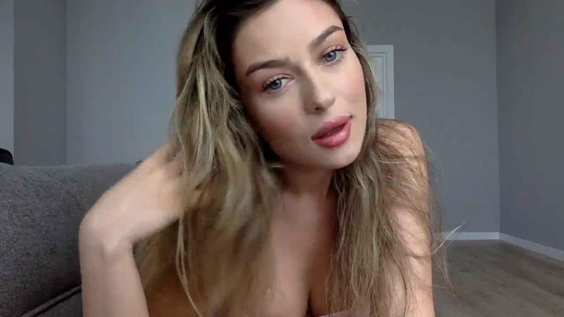 Gallery image thumbnail from SindiMoon's myfreecams stream on, 08/22/2024, 11:29 image 5 of 20